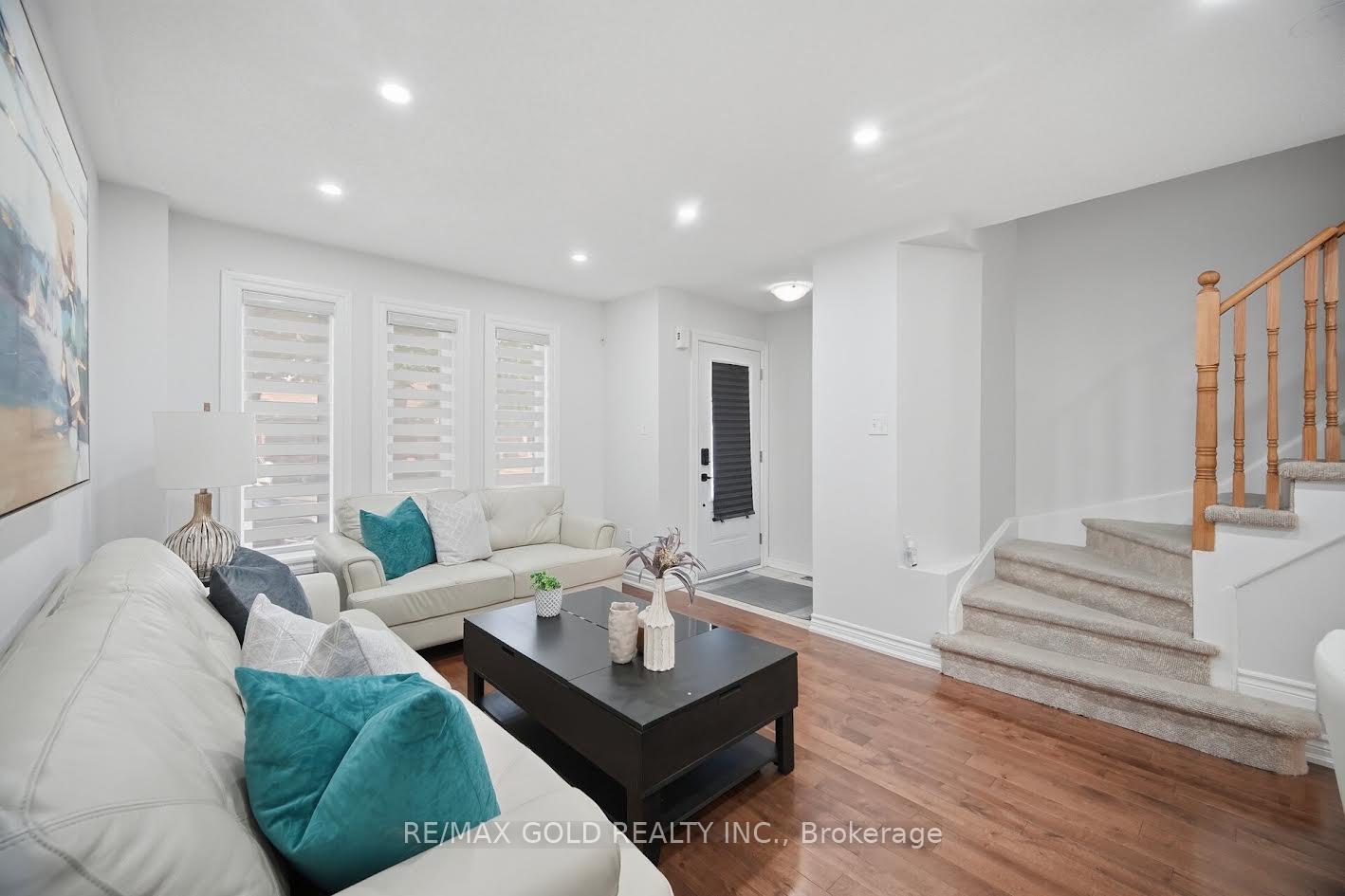 Photo 8 of 61 Saintsbury Crescent, Brampton, Sandringham-Wellington — HOMEH