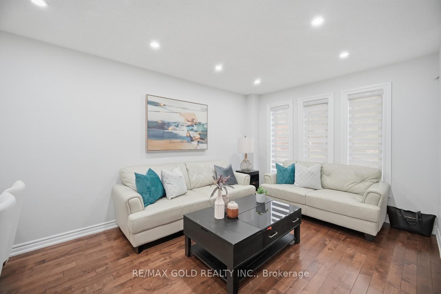 Photo 9 of 61 Saintsbury Crescent, Brampton, Sandringham-Wellington — HOMEH