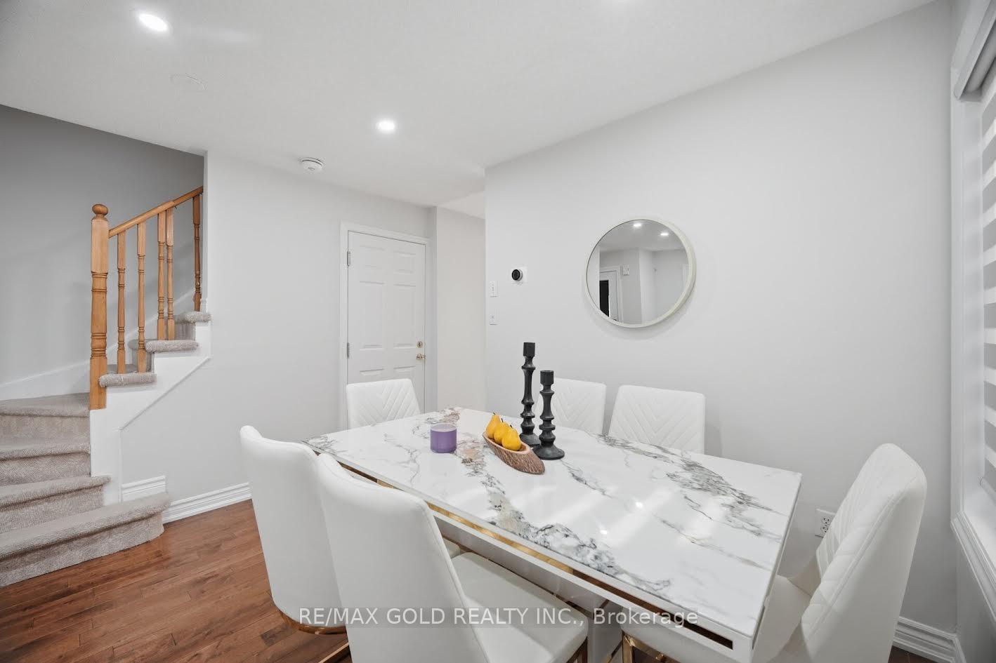 Photo 13 of 61 Saintsbury Crescent, Brampton, Sandringham-Wellington — HOMEH