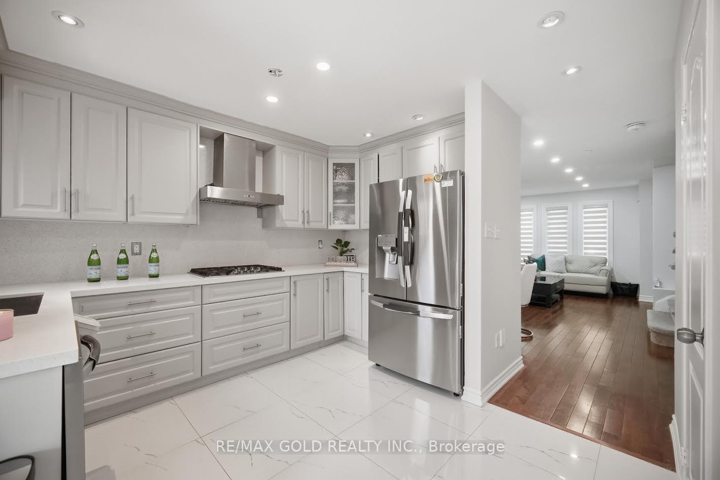 Photo 14 of 61 Saintsbury Crescent, Brampton, Sandringham-Wellington — HOMEH