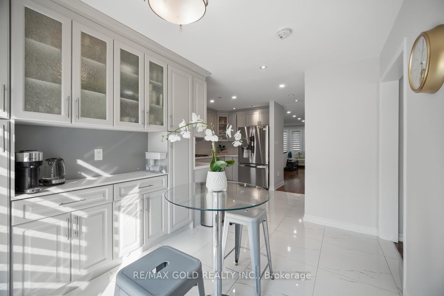 Photo 18 of 61 Saintsbury Crescent, Brampton, Sandringham-Wellington — HOMEH