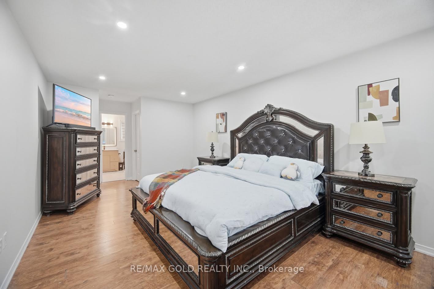 Photo 29 of 61 Saintsbury Crescent, Brampton, Sandringham-Wellington — HOMEH