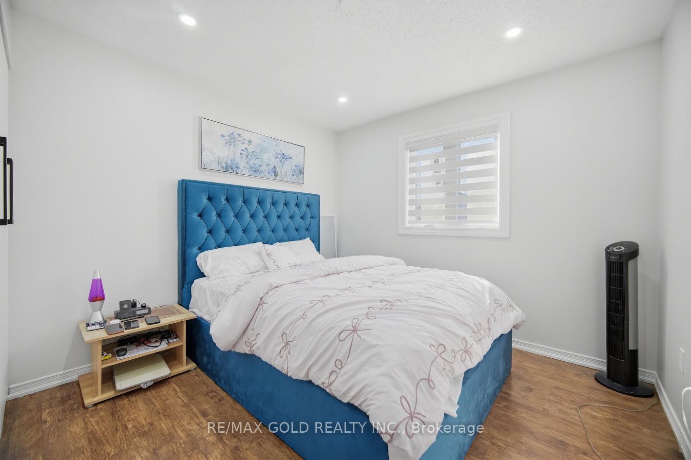 Photo 33 of 61 Saintsbury Crescent, Brampton, Sandringham-Wellington — HOMEH