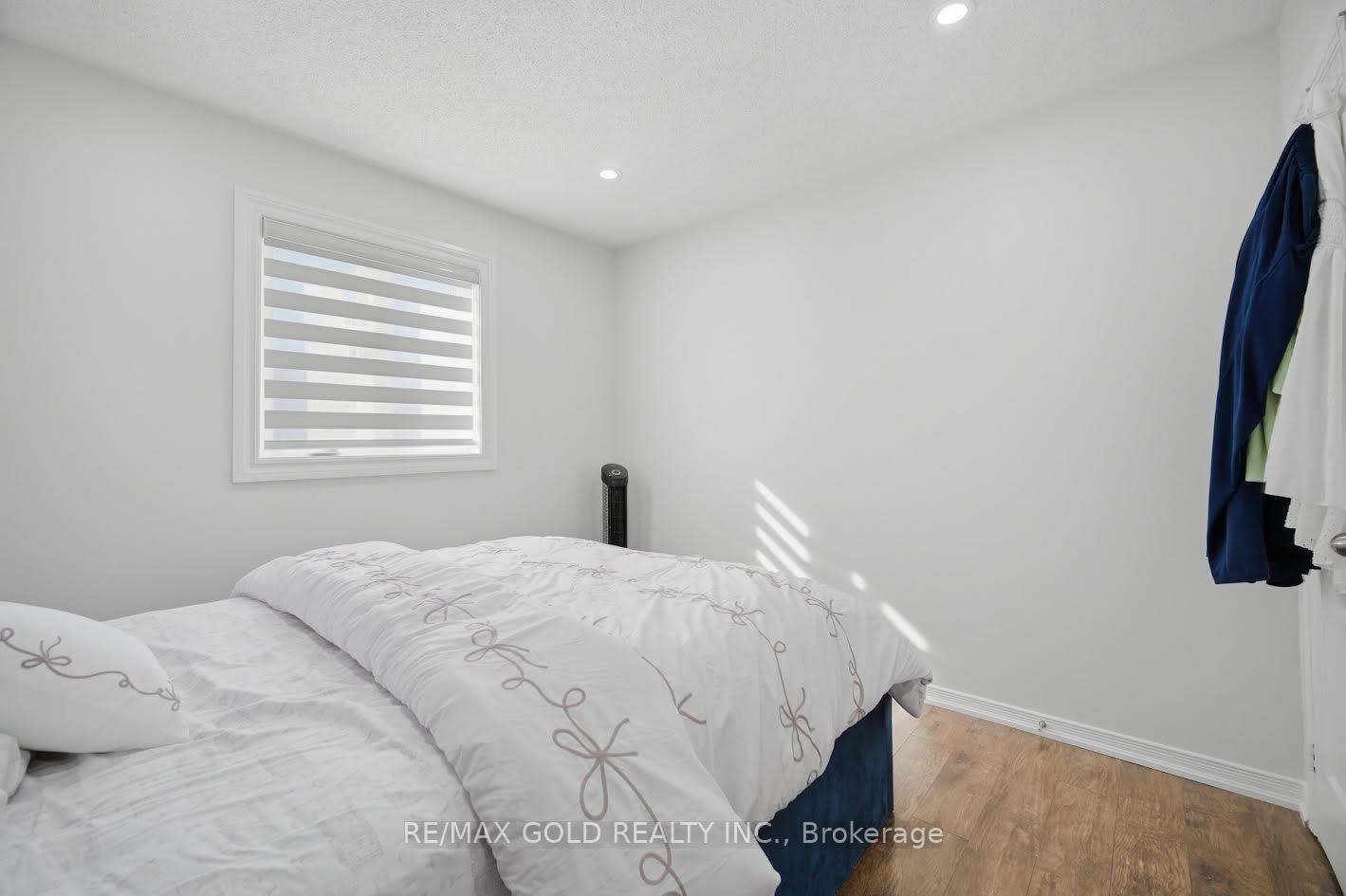 Photo 34 of 61 Saintsbury Crescent, Brampton, Sandringham-Wellington — HOMEH