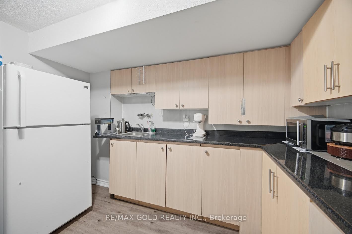 Photo 37 of 61 Saintsbury Crescent, Brampton, Sandringham-Wellington — HOMEH