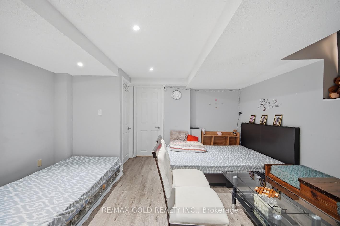Photo 39 of 61 Saintsbury Crescent, Brampton, Sandringham-Wellington — HOMEH
