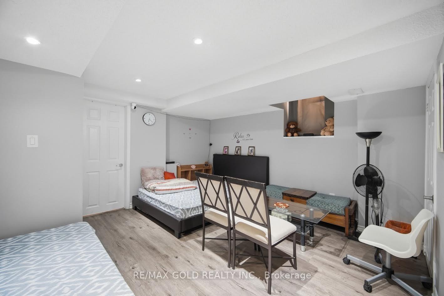 Photo 40 of 61 Saintsbury Crescent, Brampton, Sandringham-Wellington — HOMEH