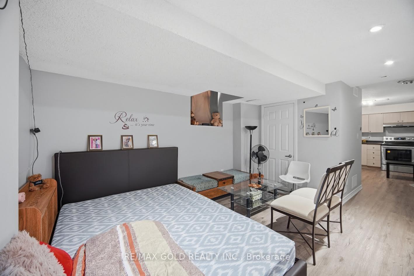 Photo 42 of 61 Saintsbury Crescent, Brampton, Sandringham-Wellington — HOMEH