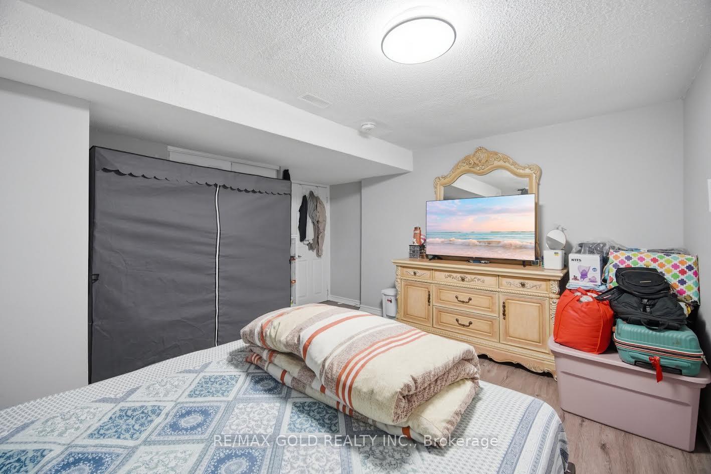 Photo 45 of 61 Saintsbury Crescent, Brampton, Sandringham-Wellington — HOMEH