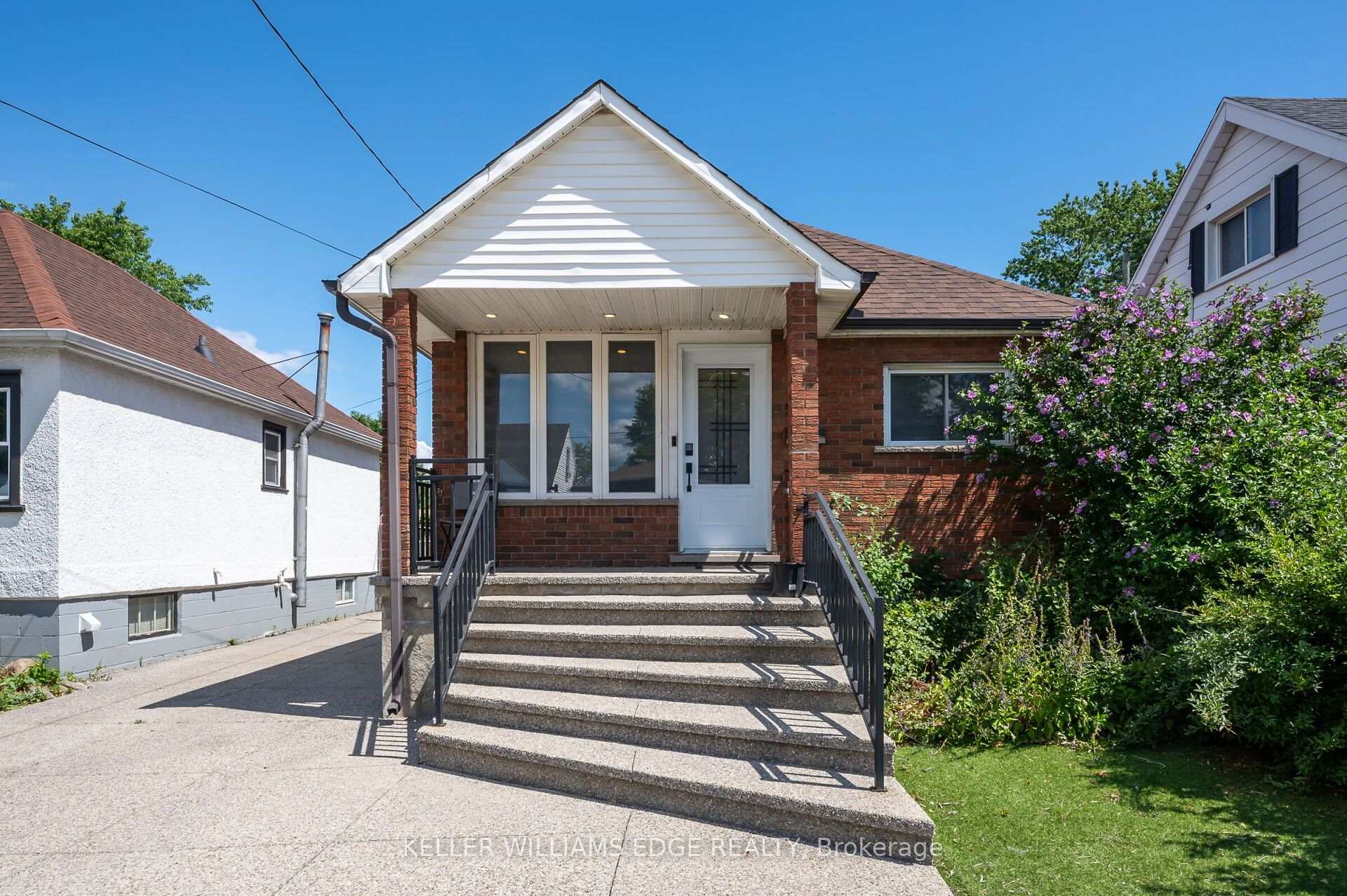 Photo of Unit LL, 525 Britannia Avenue