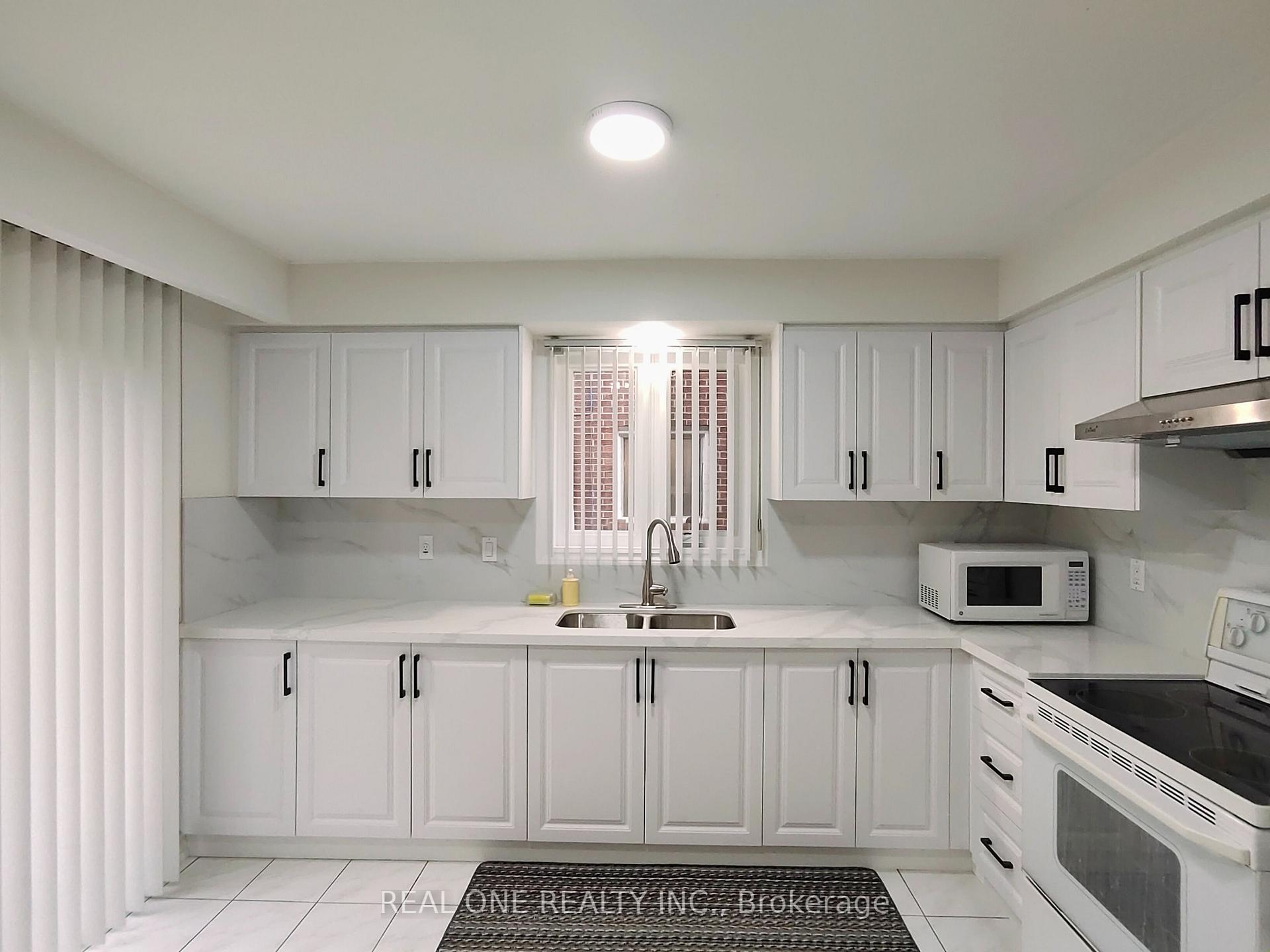 Photo 3 of 13 Mallaby Road, North York, Bayview Woods-Steeles — HOMEH