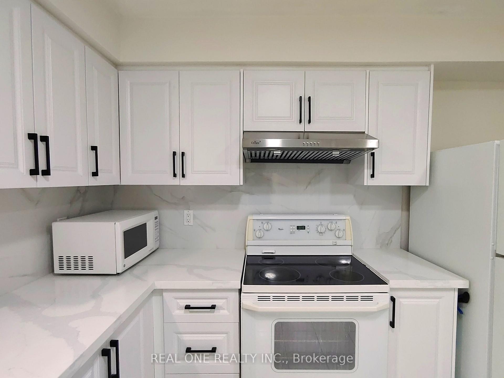 Photo 5 of 13 Mallaby Road, North York, Bayview Woods-Steeles — HOMEH