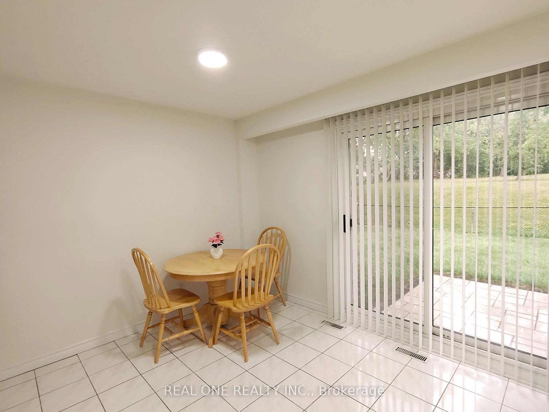 Photo 6 of 13 Mallaby Road, North York, Bayview Woods-Steeles — HOMEH