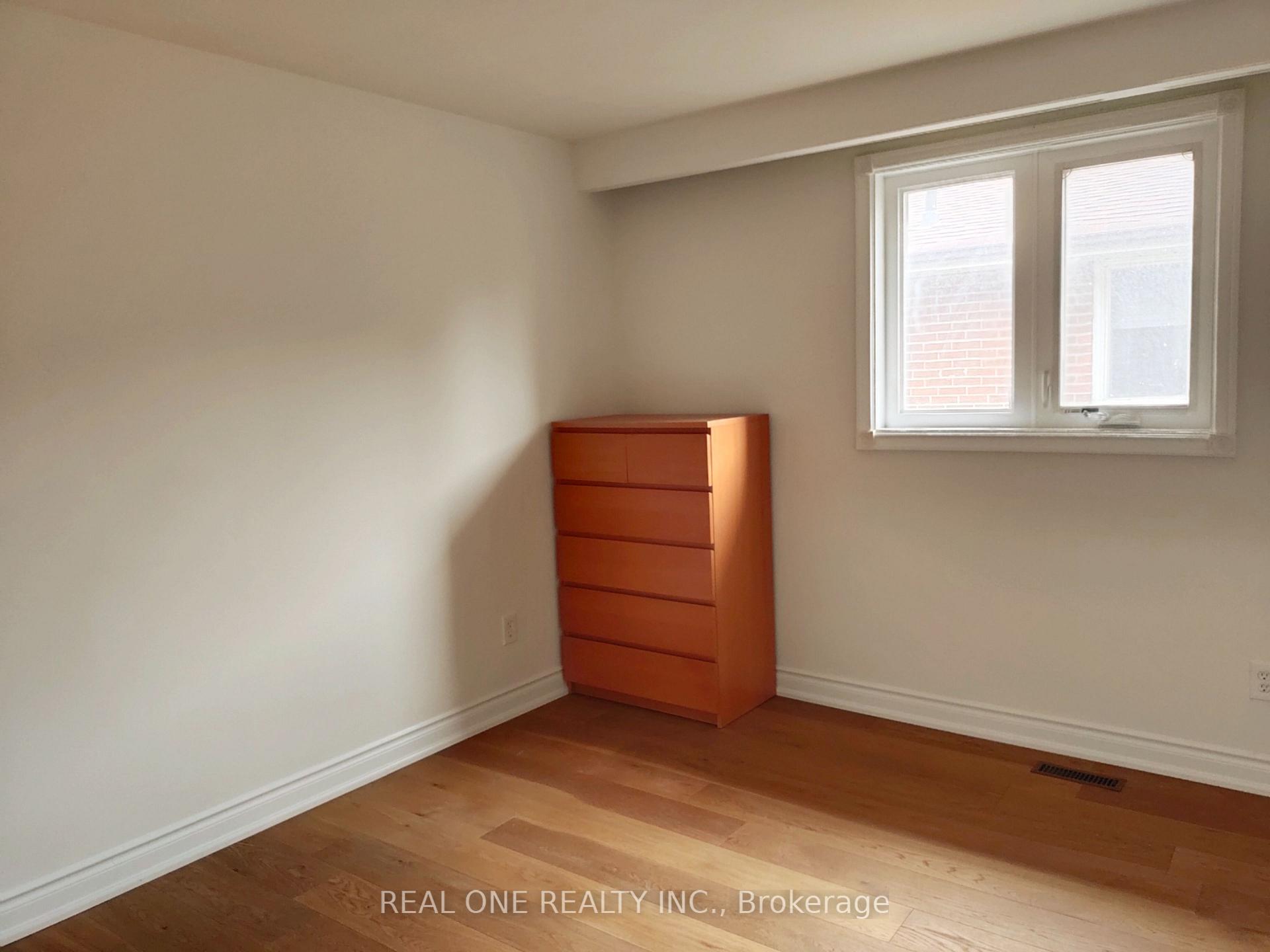 Photo 26 of 13 Mallaby Road, North York, Bayview Woods-Steeles — HOMEH