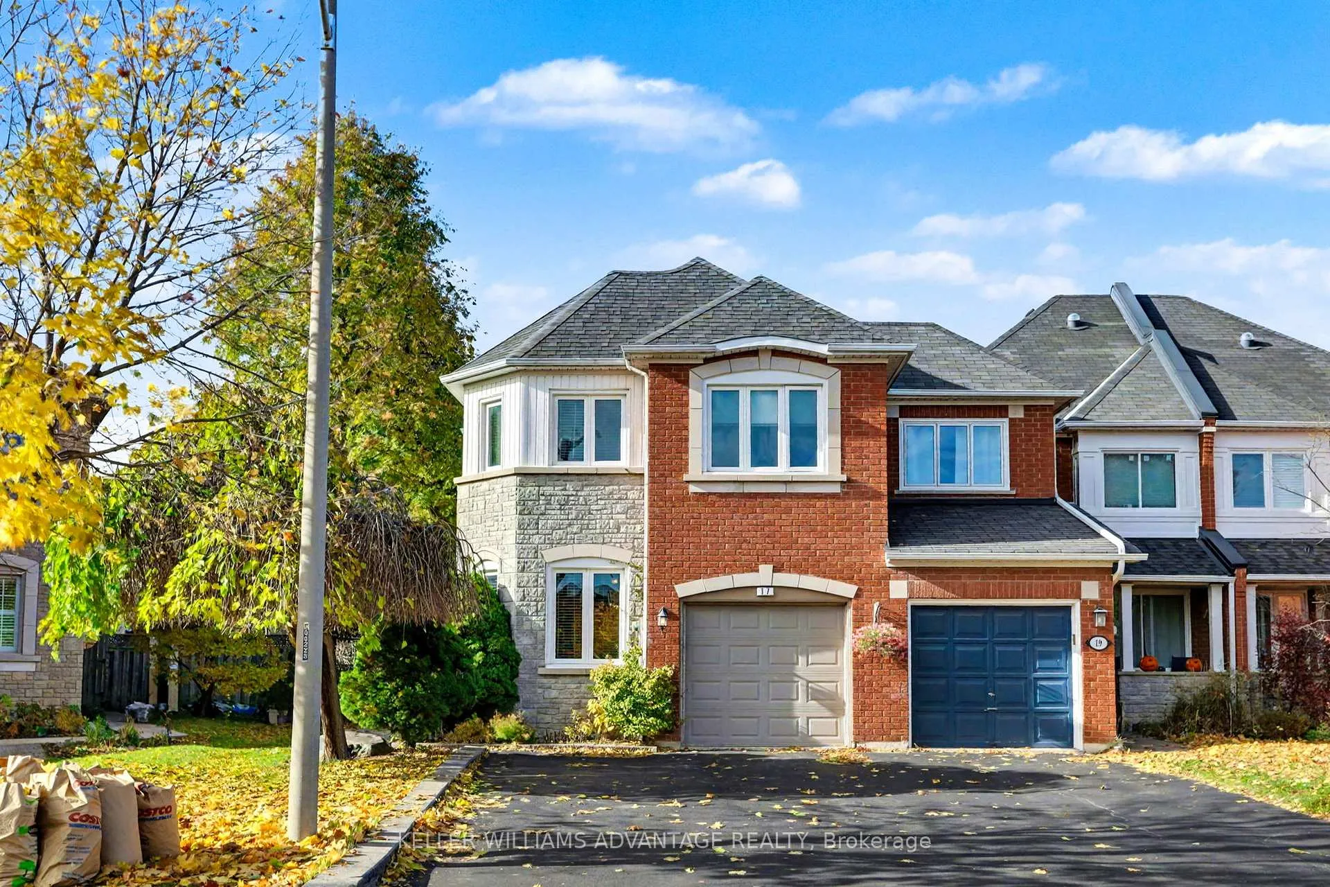 Photo 3 of 17 James Young Drive, Halton Hills, Georgetown — HOMEH