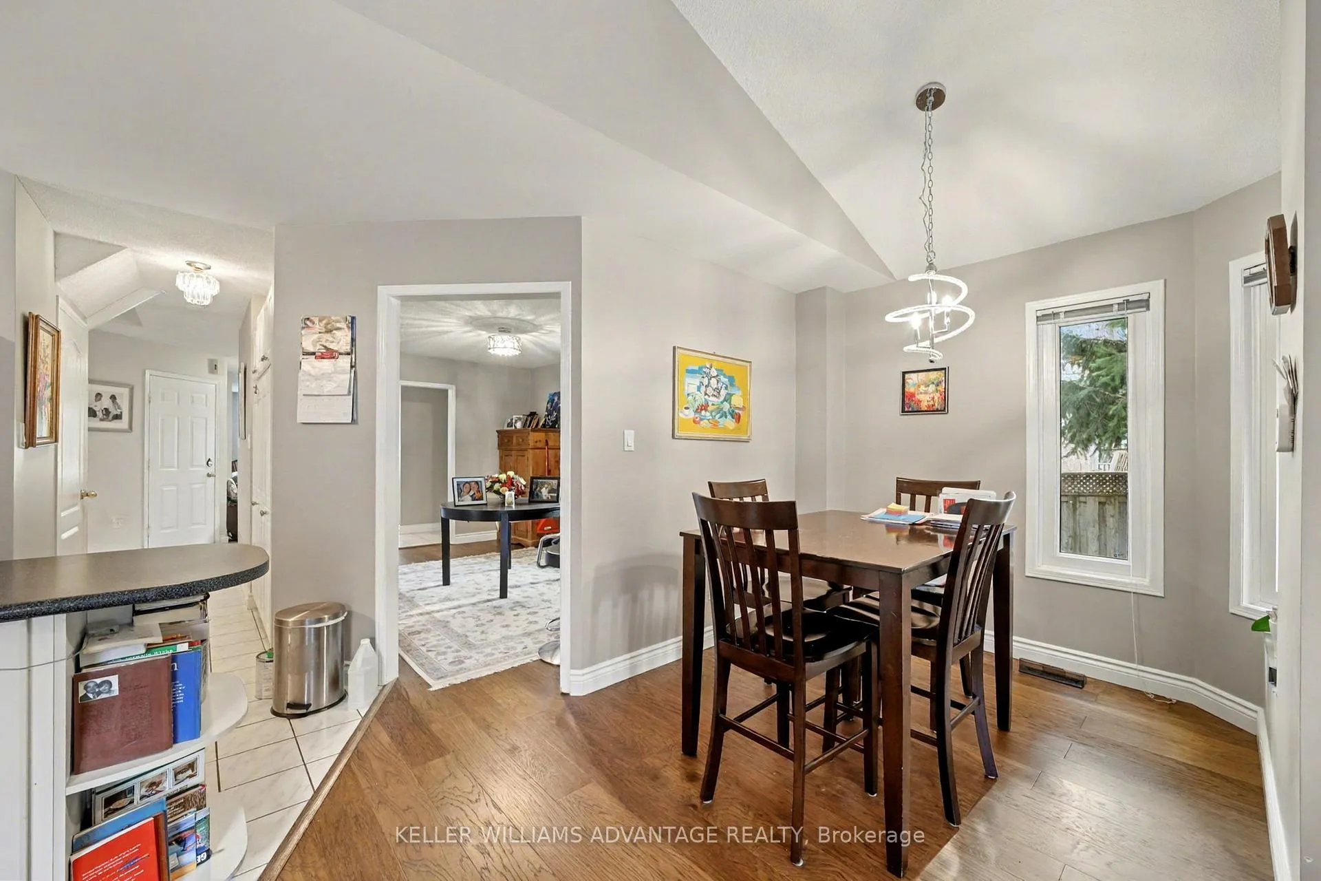 Photo 13 of 17 James Young Drive, Halton Hills, Georgetown — HOMEH