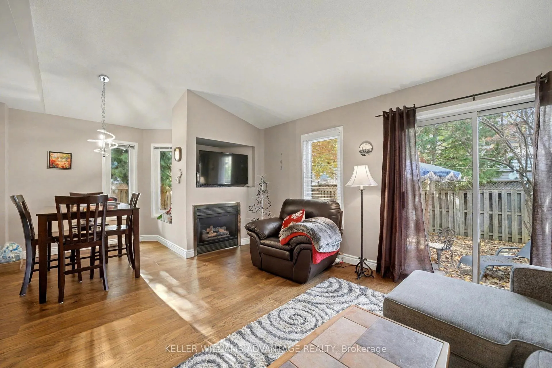 Photo 16 of 17 James Young Drive, Halton Hills, Georgetown — HOMEH