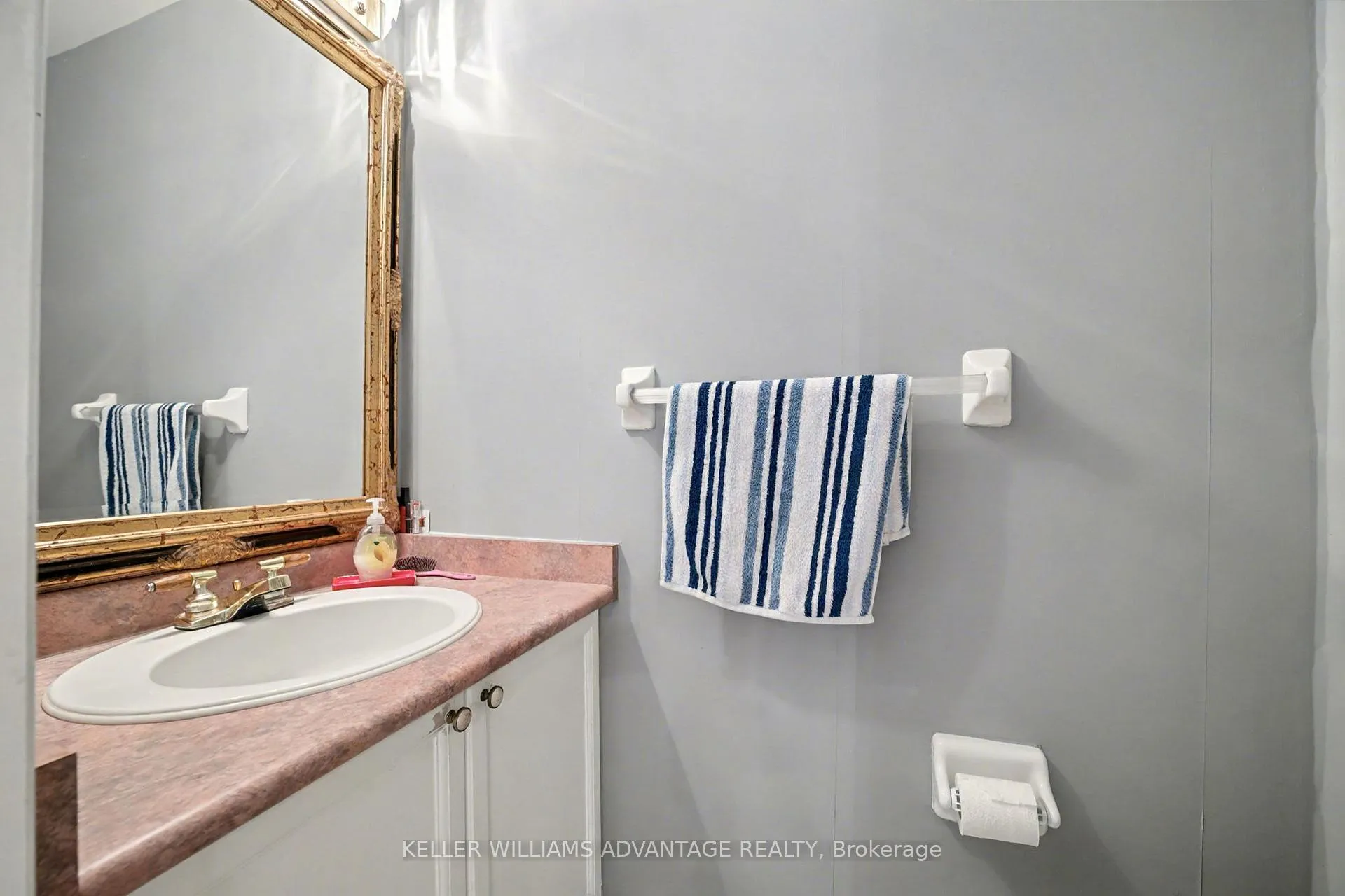 Photo 19 of 17 James Young Drive, Halton Hills, Georgetown — HOMEH