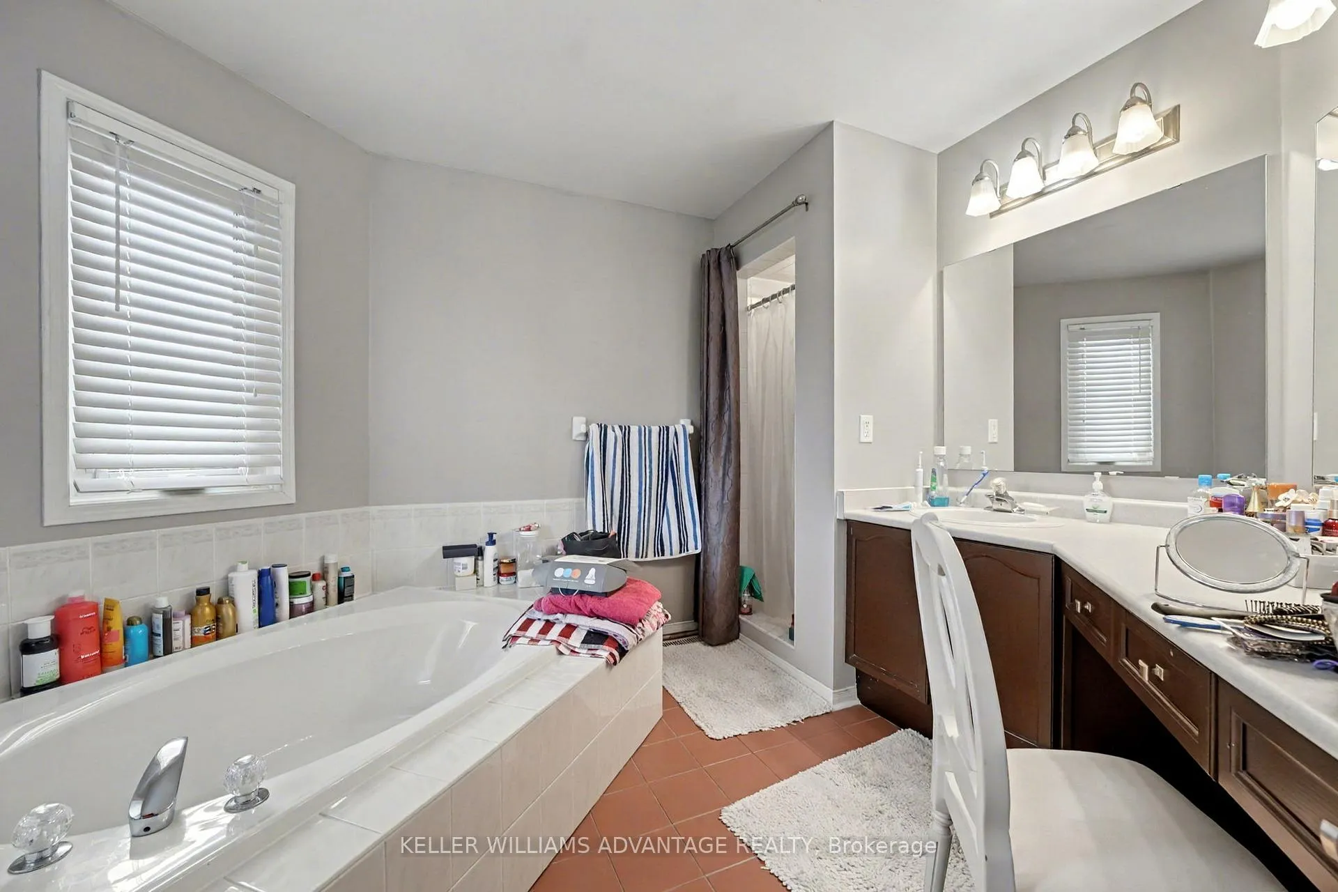Photo 30 of 17 James Young Drive, Halton Hills, Georgetown — HOMEH