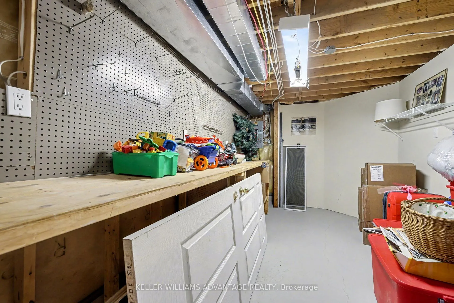 Photo 36 of 17 James Young Drive, Halton Hills, Georgetown — HOMEH