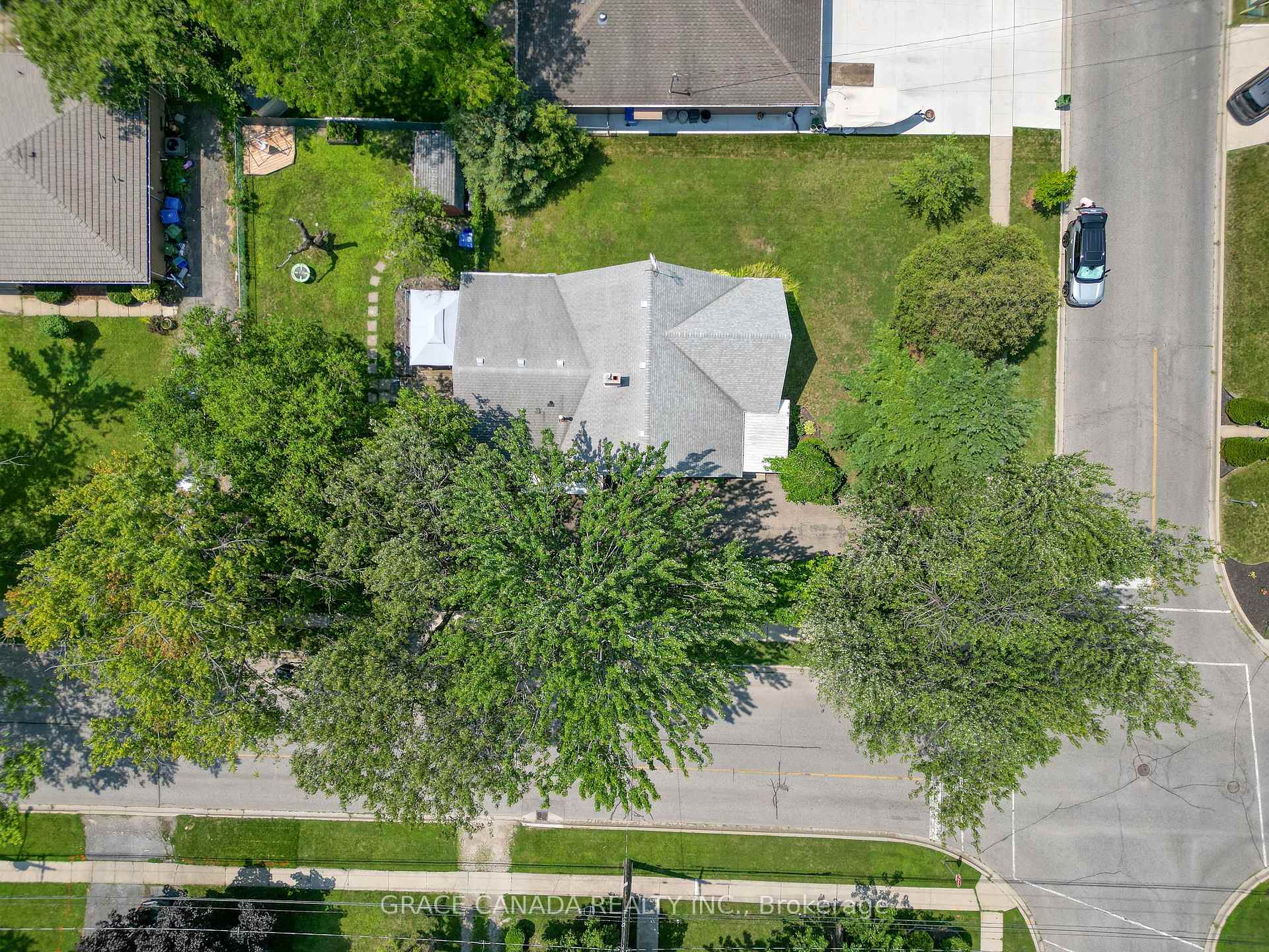 Photo 7 of 12437 St Thomas Street, Tecumseh — HOMEH