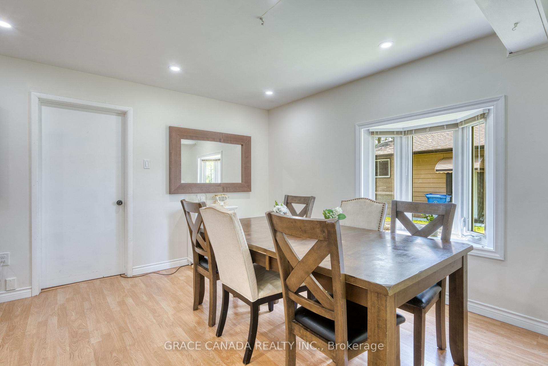 Photo 11 of 12437 St Thomas Street, Tecumseh — HOMEH