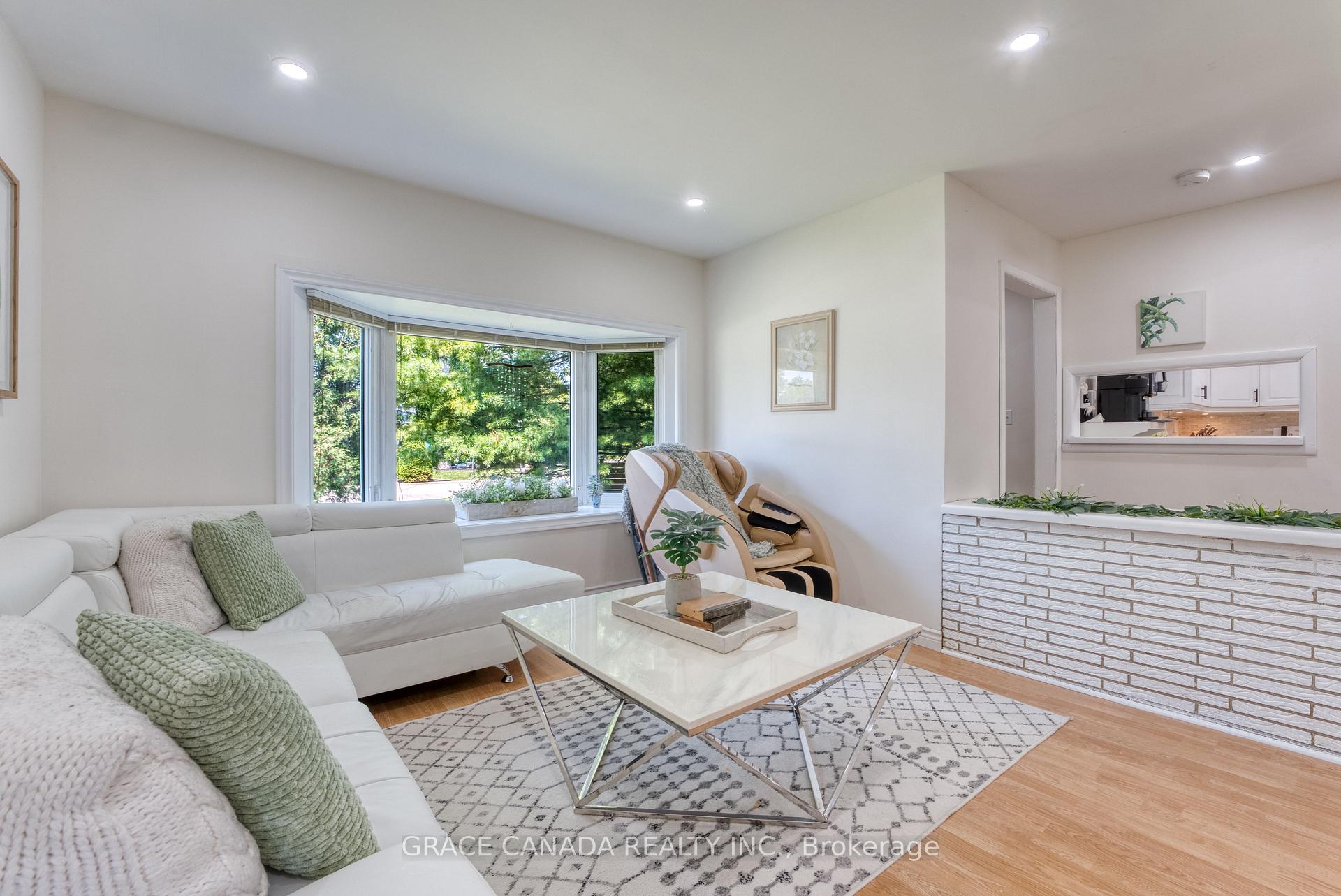 Photo 12 of 12437 St Thomas Street, Tecumseh — HOMEH