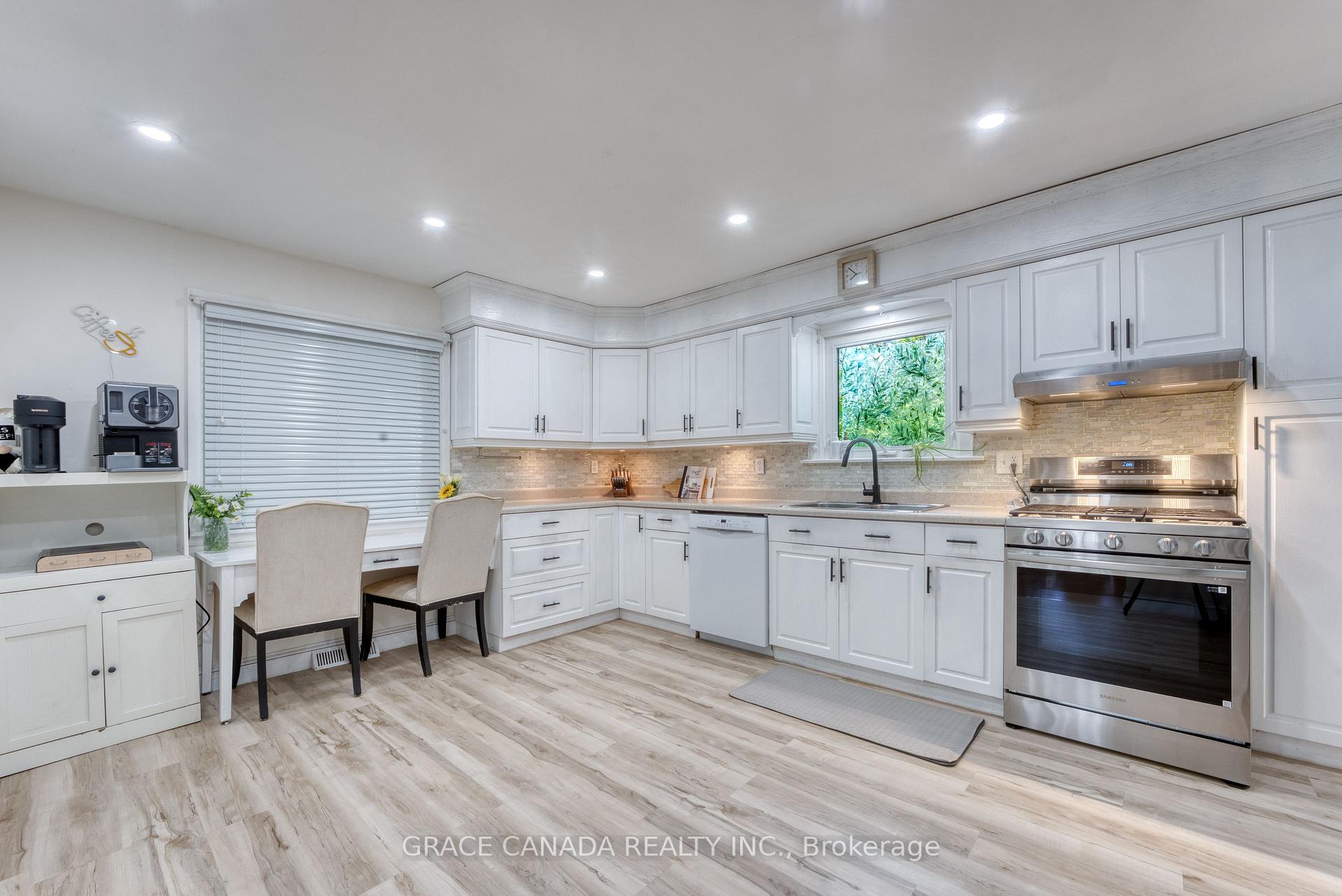 Photo 16 of 12437 St Thomas Street, Tecumseh — HOMEH