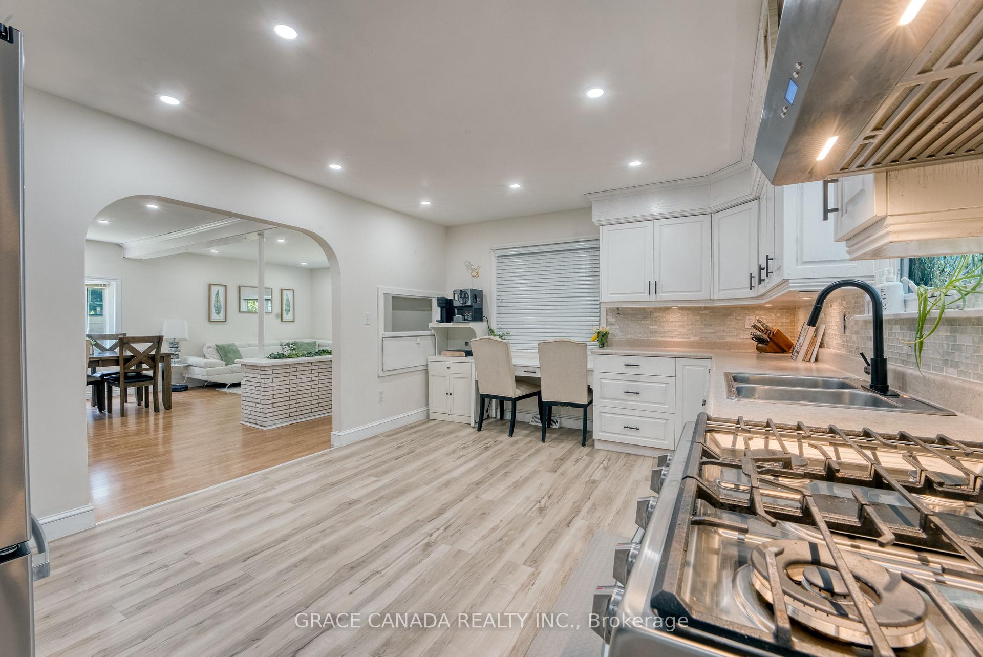 Photo 17 of 12437 St Thomas Street, Tecumseh — HOMEH