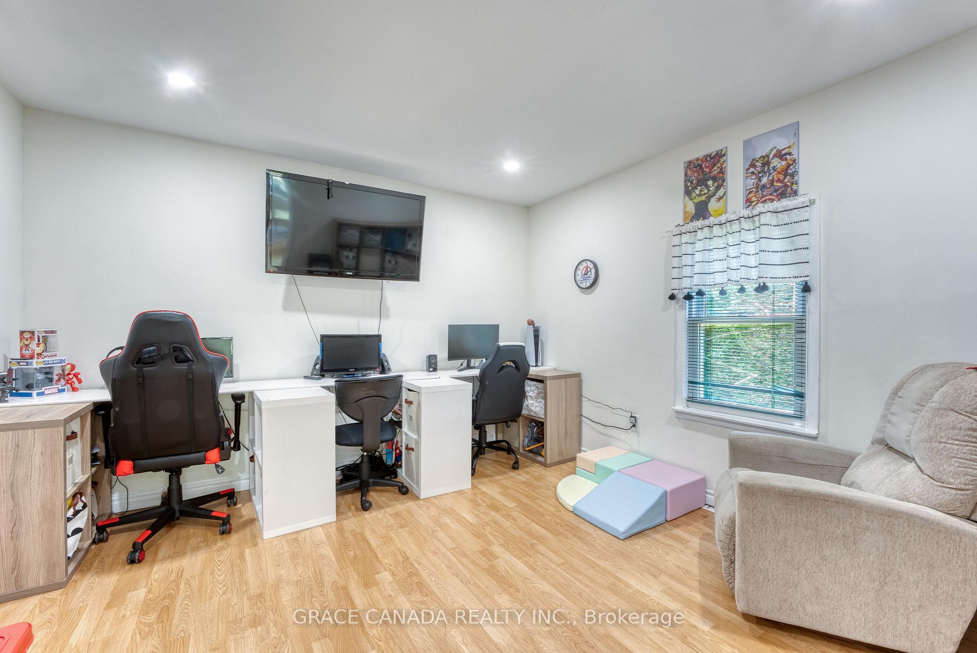 Photo 18 of 12437 St Thomas Street, Tecumseh — HOMEH