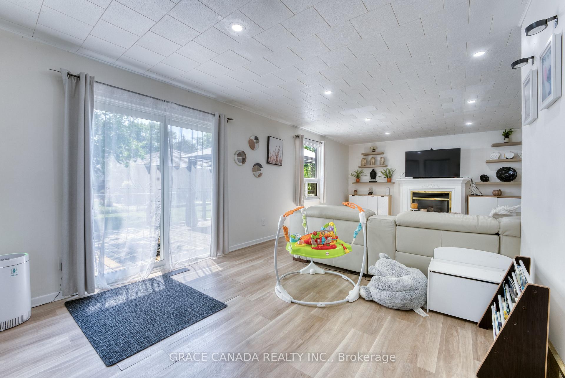 Photo 22 of 12437 St Thomas Street, Tecumseh — HOMEH