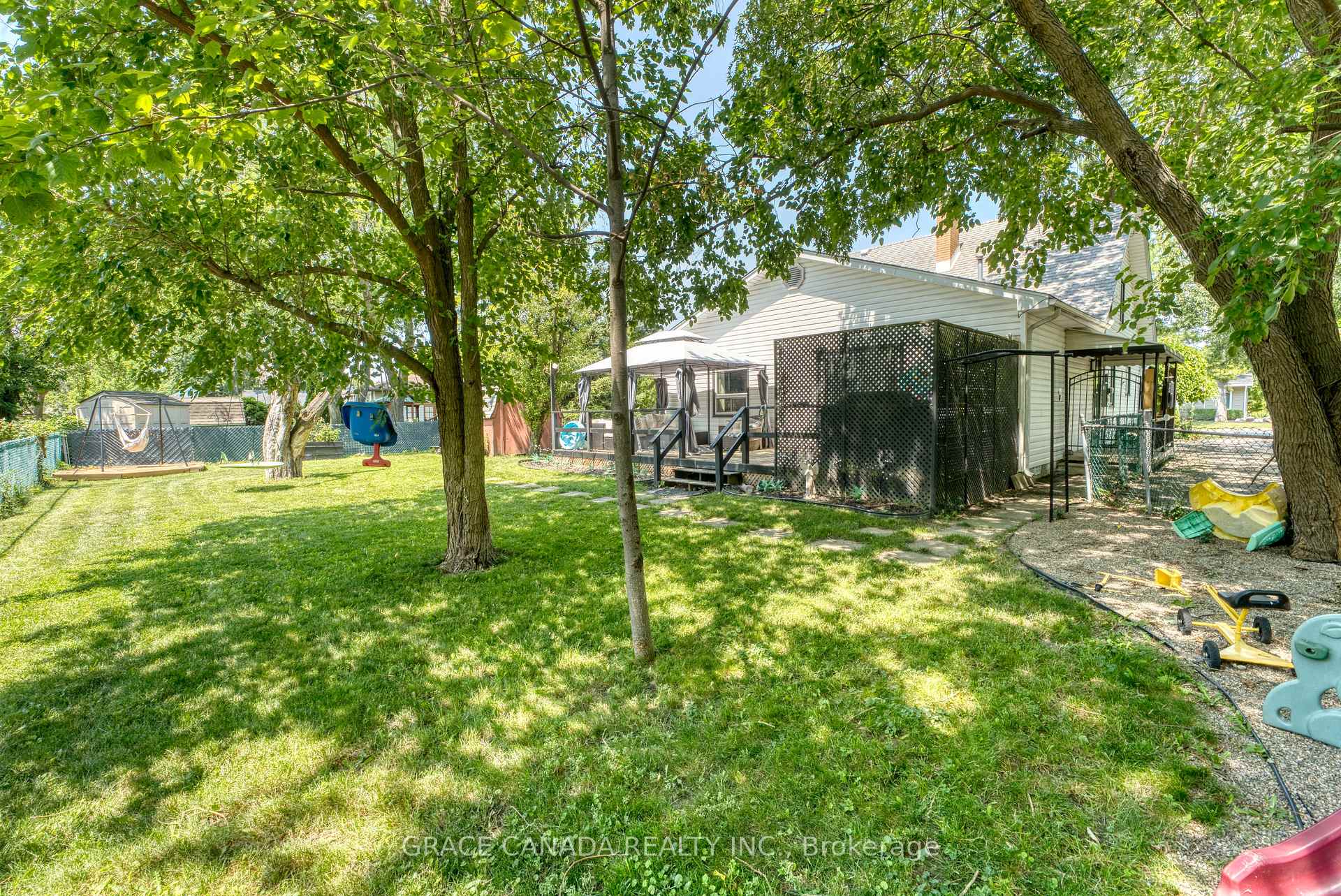 Photo 32 of 12437 St Thomas Street, Tecumseh — HOMEH