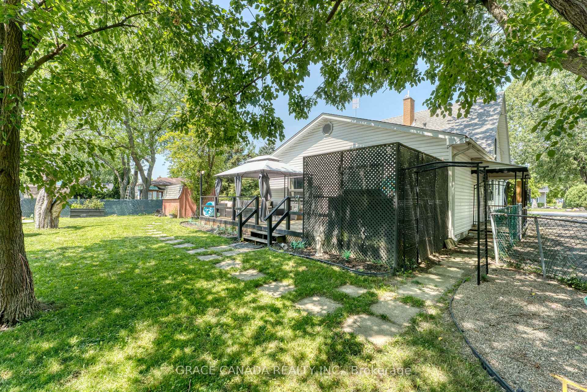 Photo 33 of 12437 St Thomas Street, Tecumseh — HOMEH