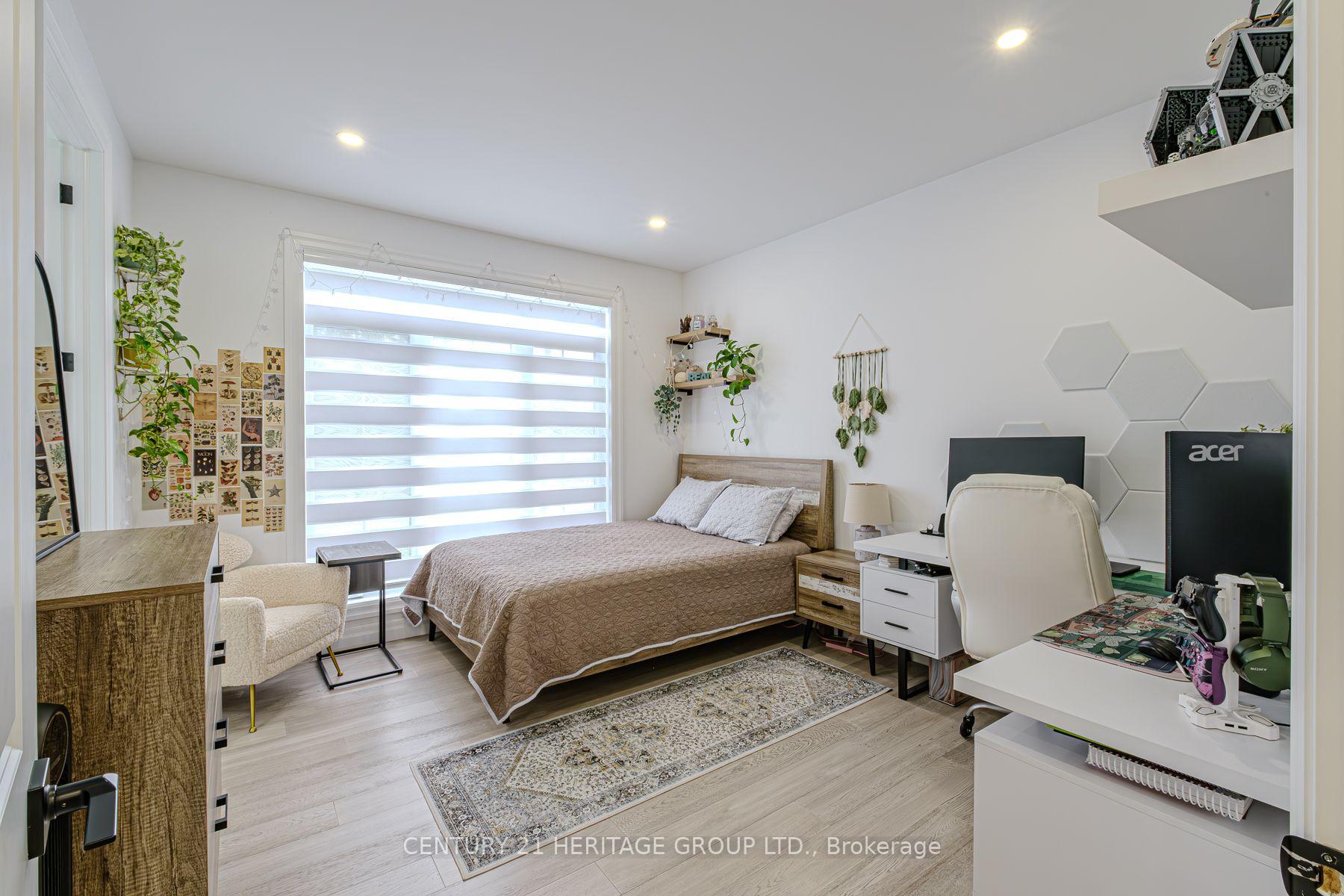 Photo 19 of 18 Bannister Street, Brant, Oakland — HOMEH
