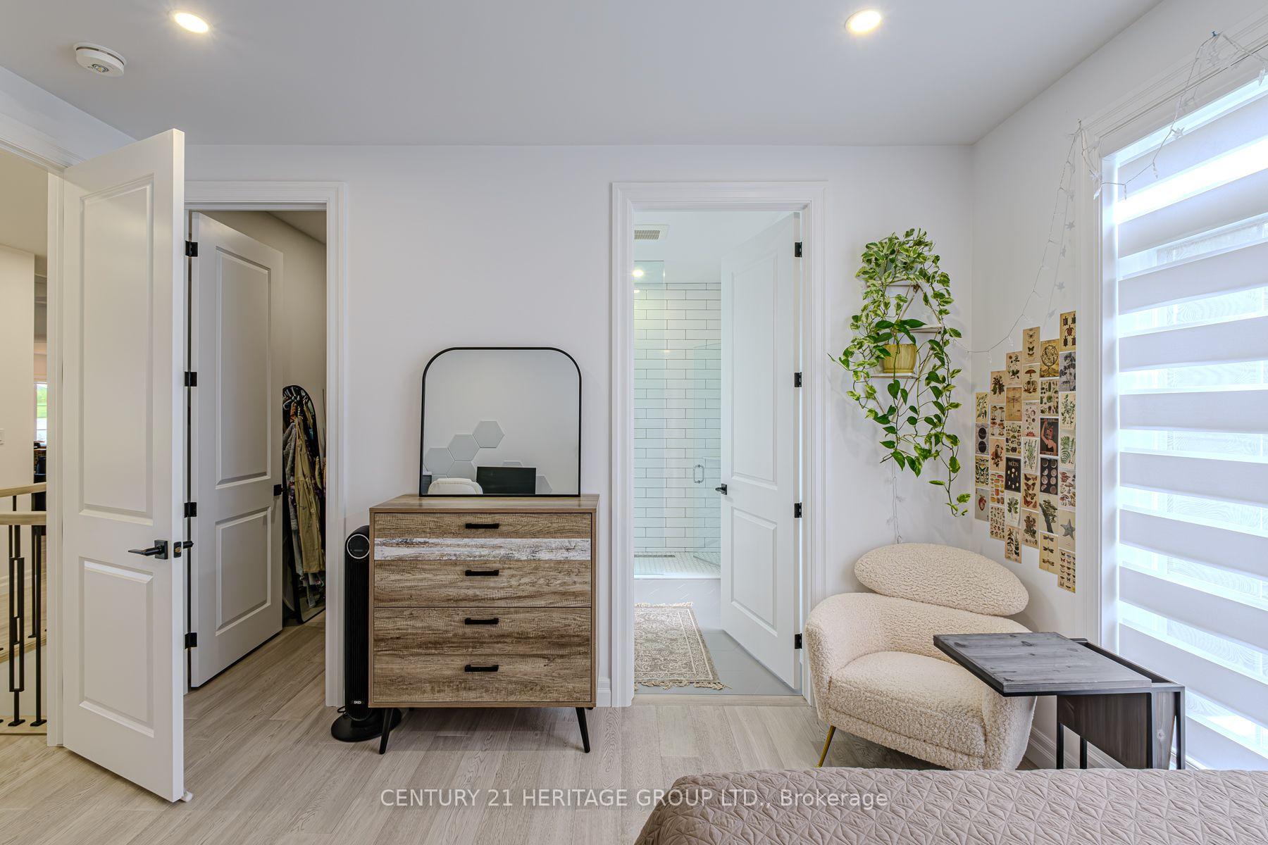 Photo 20 of 18 Bannister Street, Brant, Oakland — HOMEH