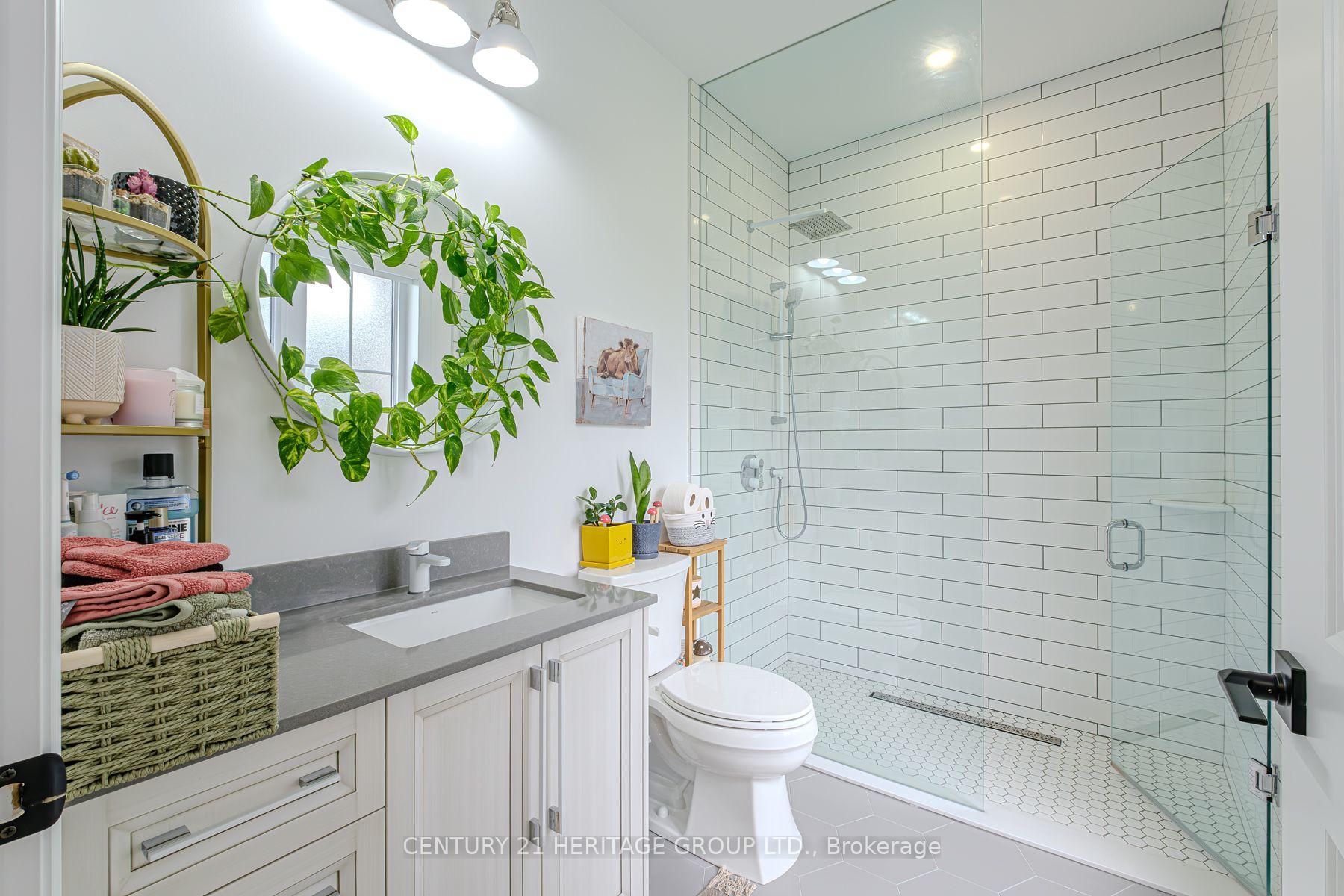 Photo 21 of 18 Bannister Street, Brant, Oakland — HOMEH