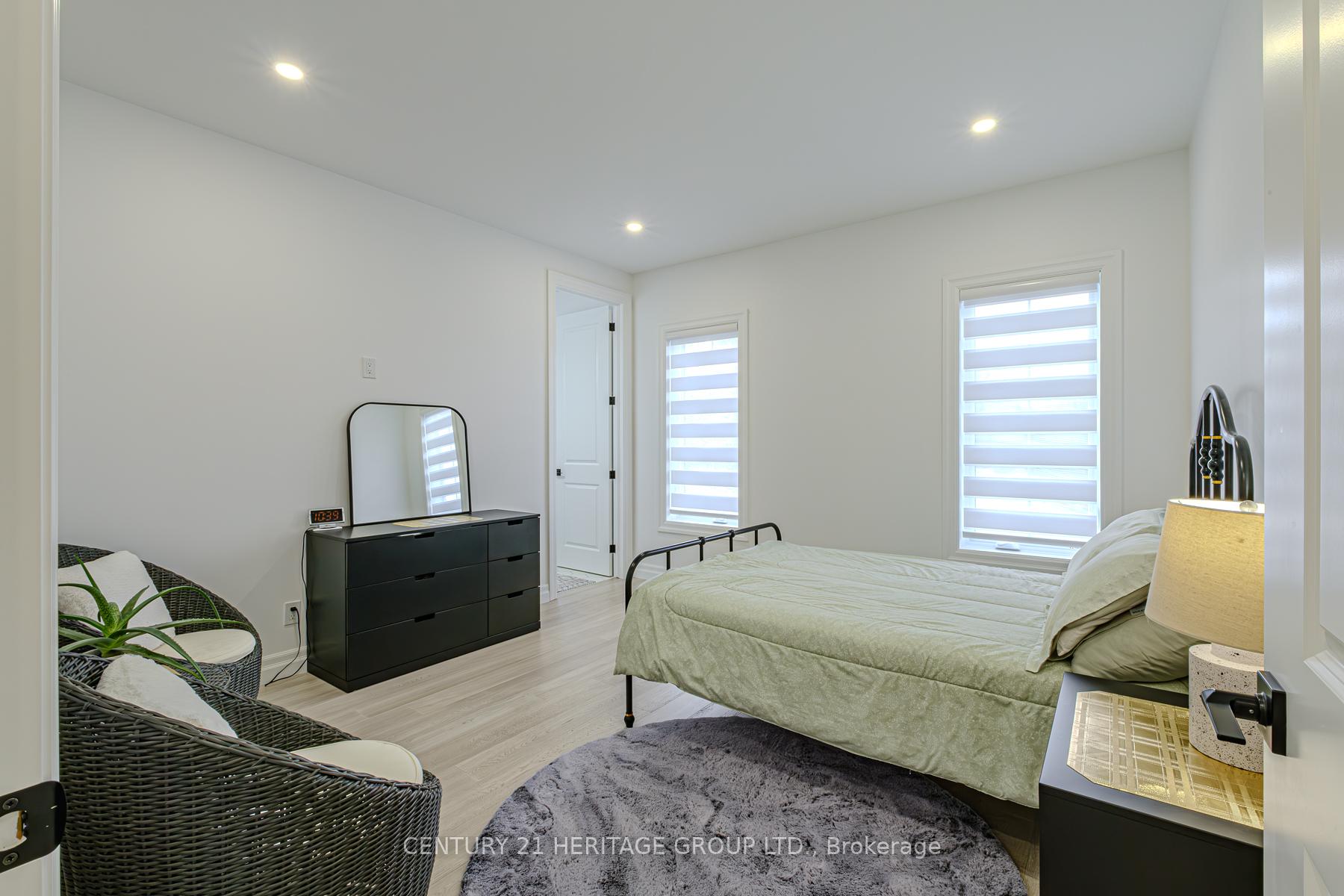 Photo 22 of 18 Bannister Street, Brant, Oakland — HOMEH