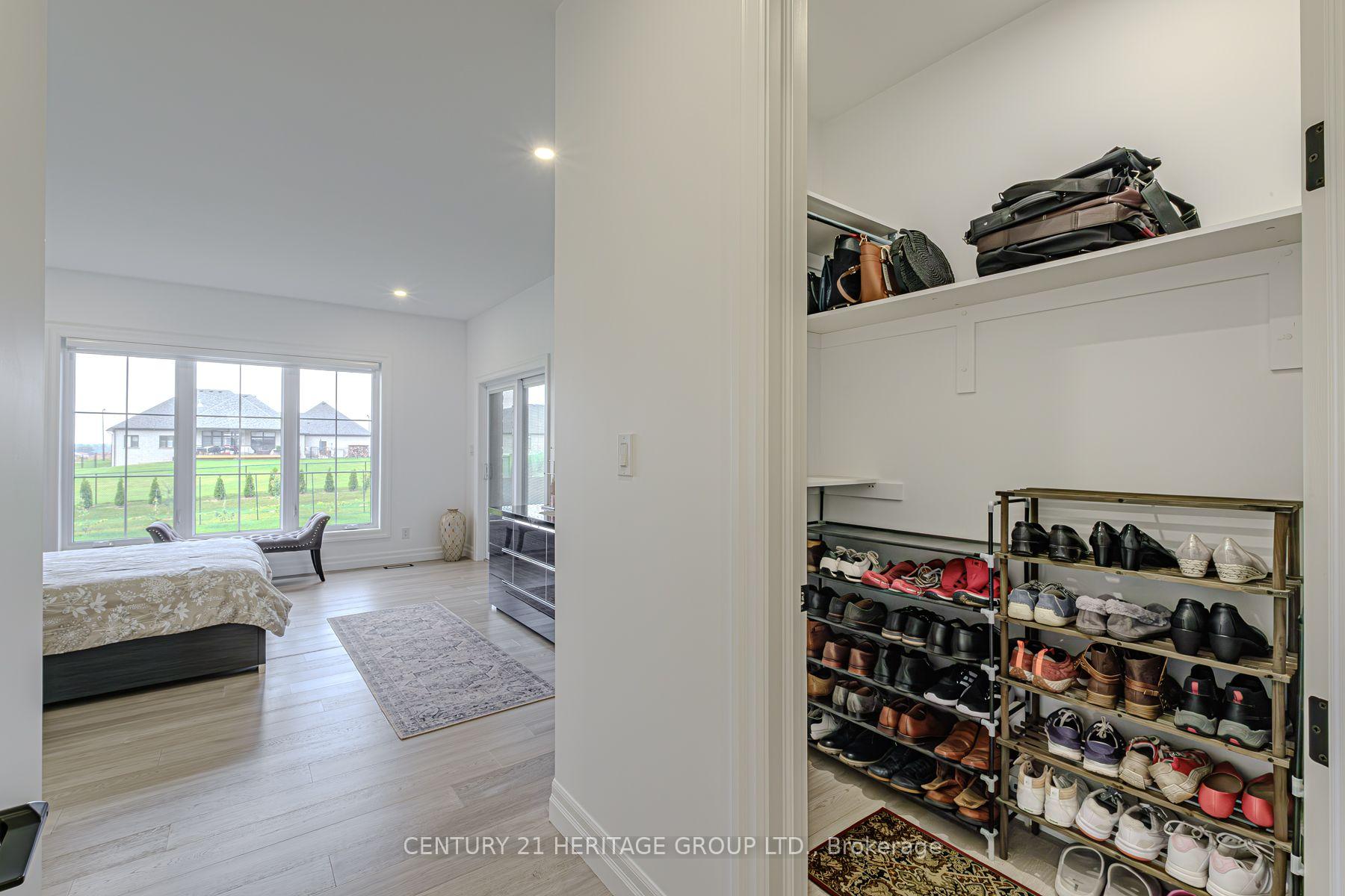 Photo 25 of 18 Bannister Street, Brant, Oakland — HOMEH