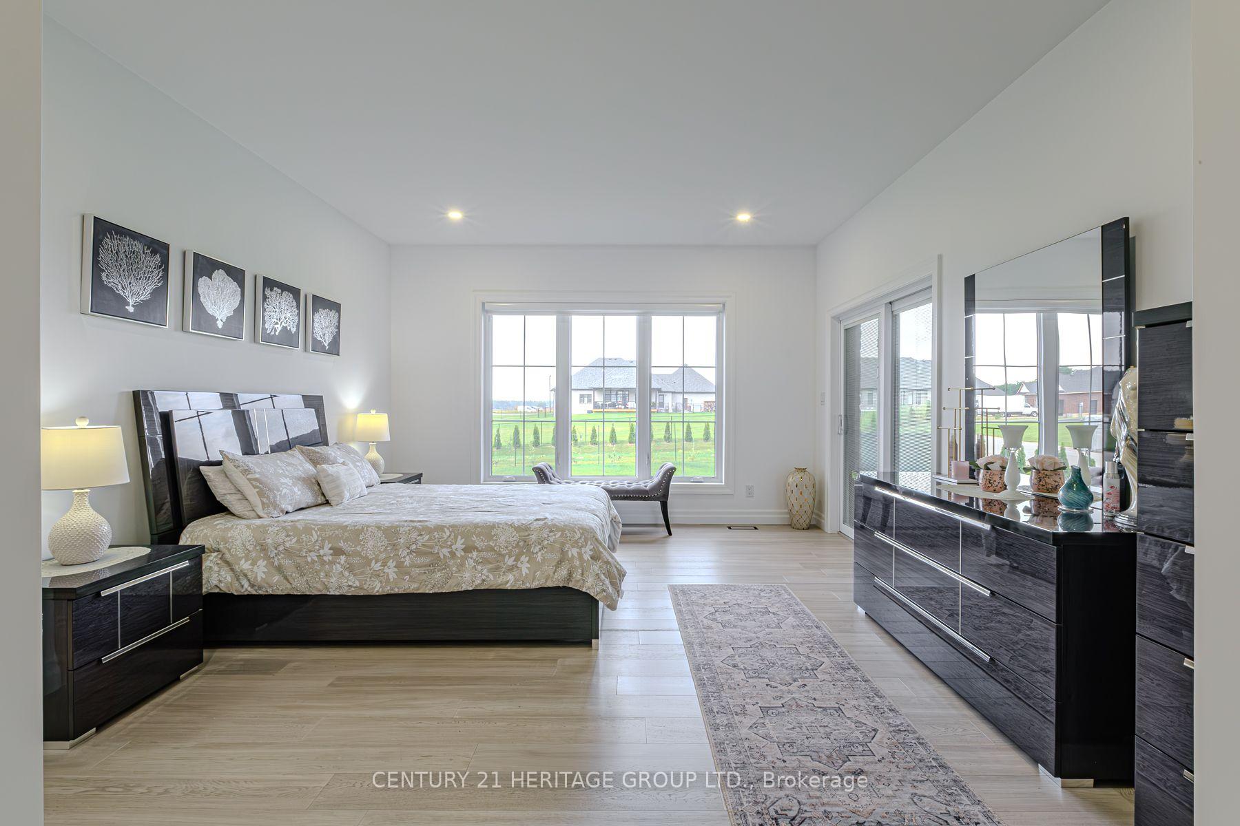 Photo 26 of 18 Bannister Street, Brant, Oakland — HOMEH