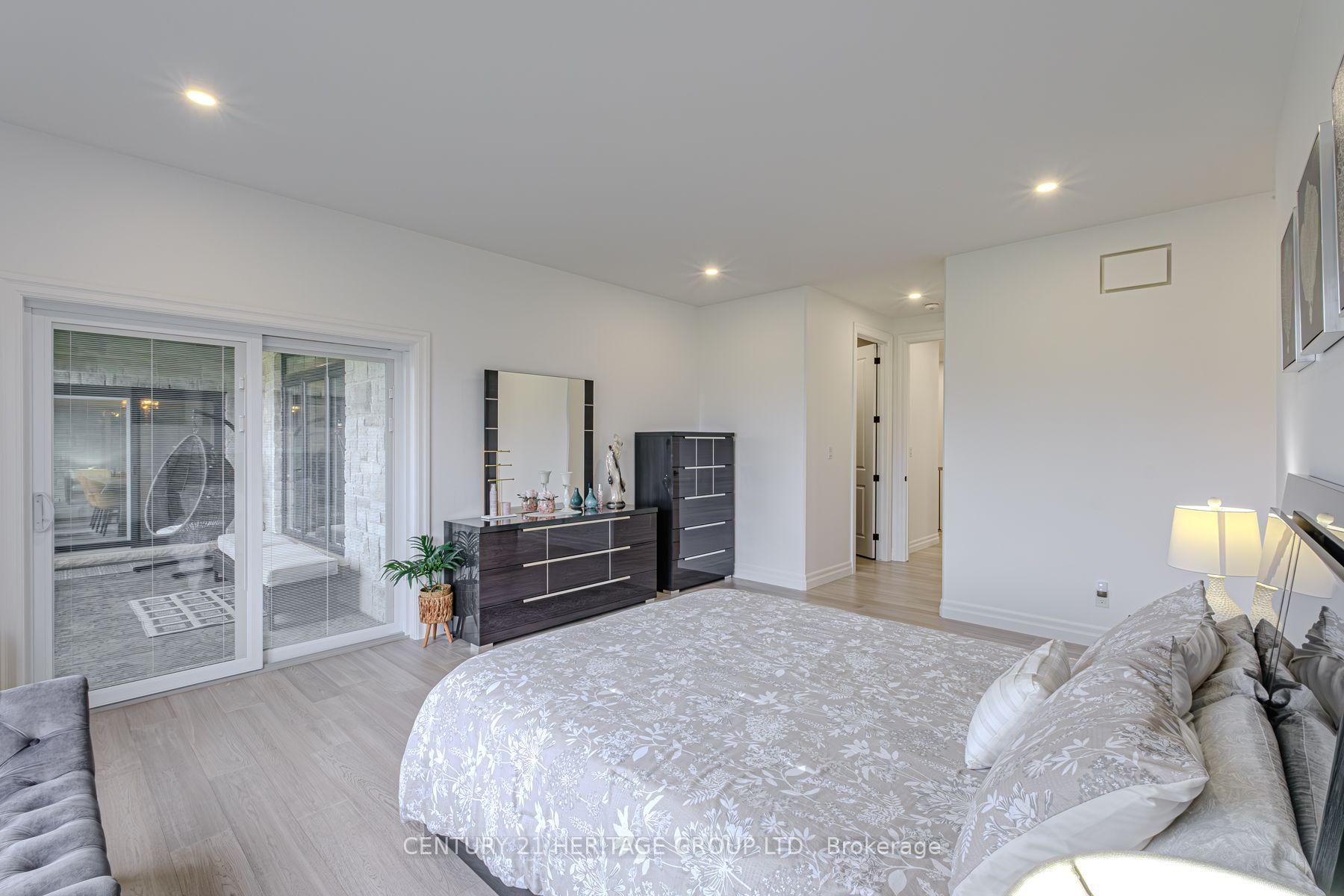 Photo 27 of 18 Bannister Street, Brant, Oakland — HOMEH