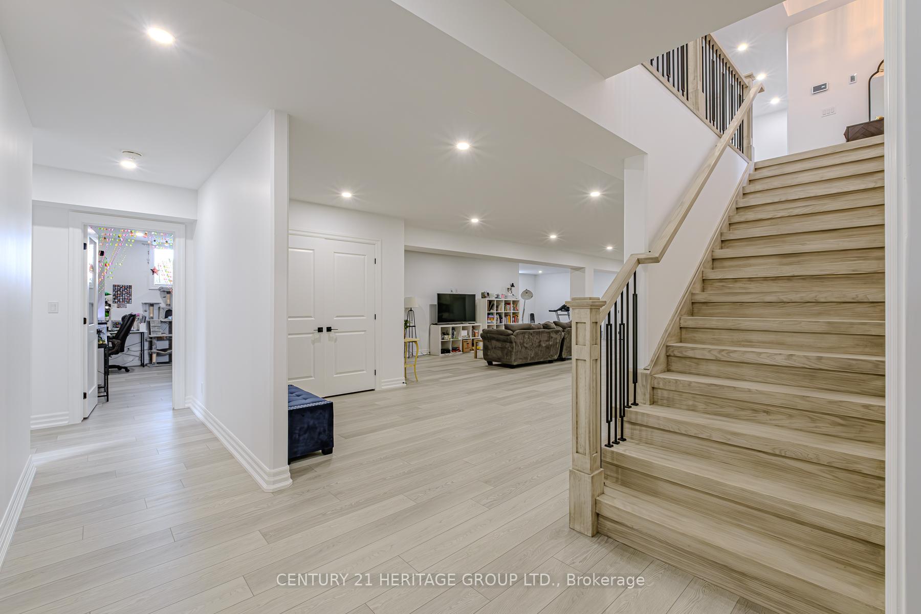 Photo 33 of 18 Bannister Street, Brant, Oakland — HOMEH