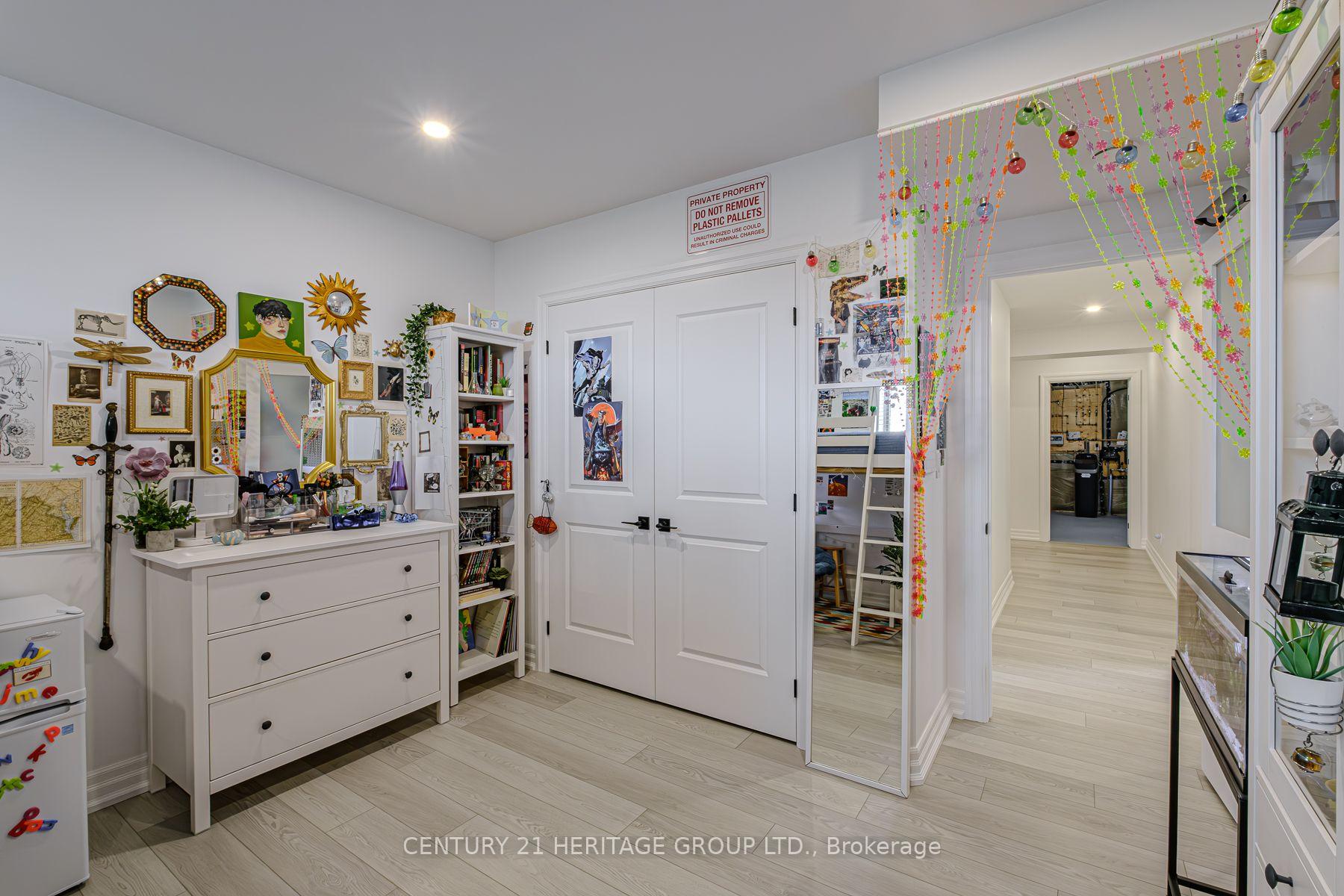 Photo 35 of 18 Bannister Street, Brant, Oakland — HOMEH