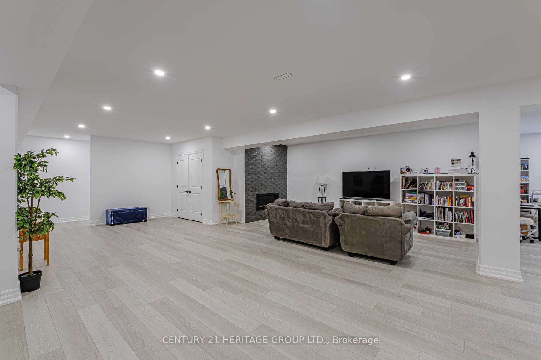Photo 40 of 18 Bannister Street, Brant, Oakland — HOMEH