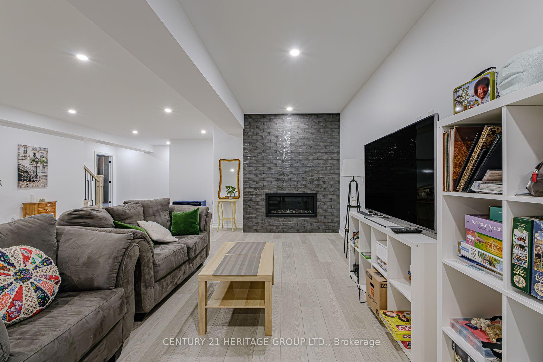 Photo 41 of 18 Bannister Street, Brant, Oakland — HOMEH