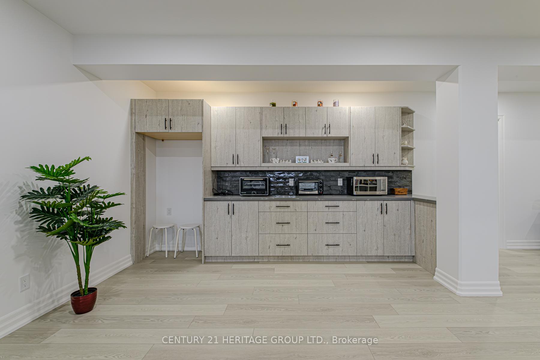 Photo 43 of 18 Bannister Street, Brant, Oakland — HOMEH