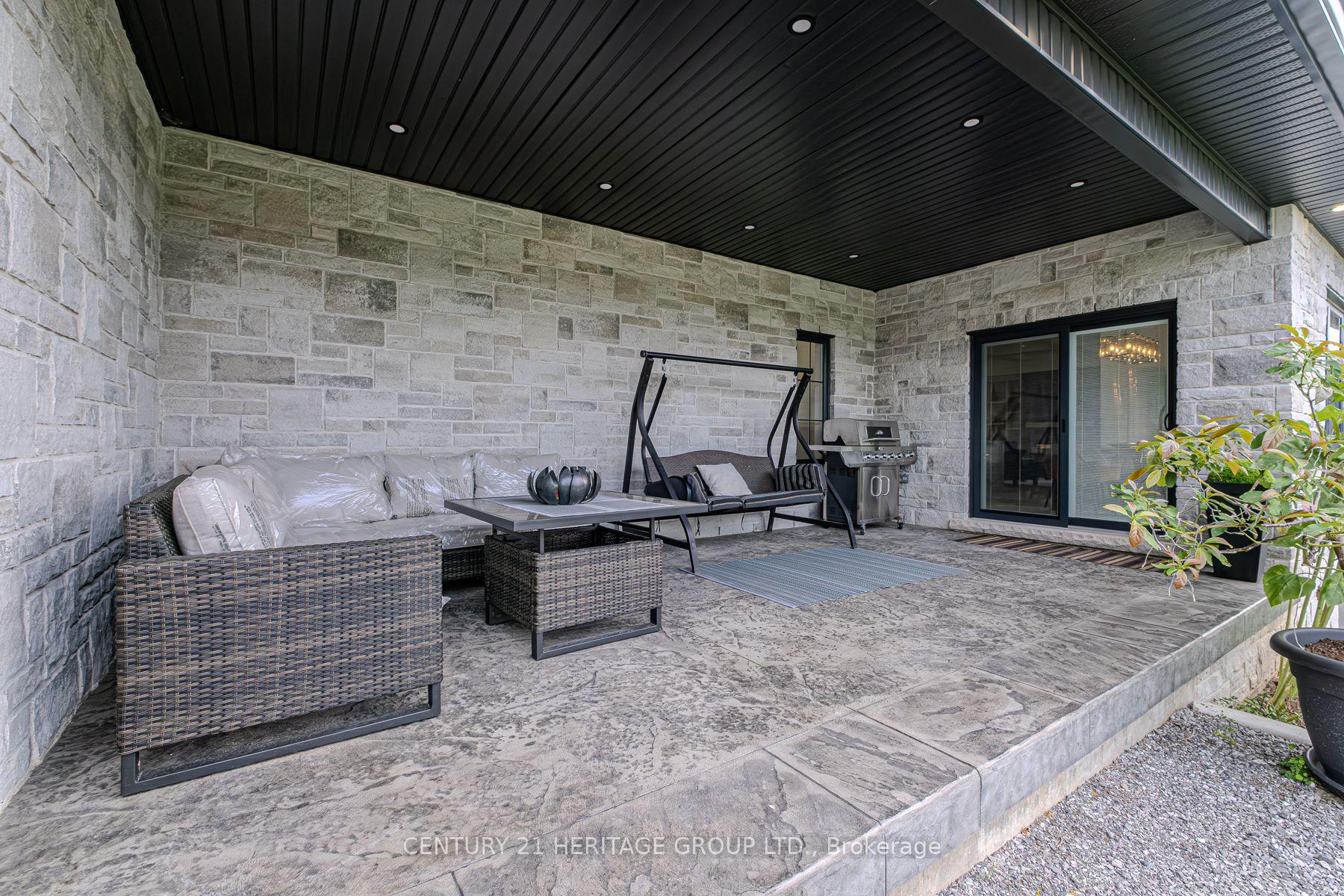 Photo 47 of 18 Bannister Street, Brant, Oakland — HOMEH