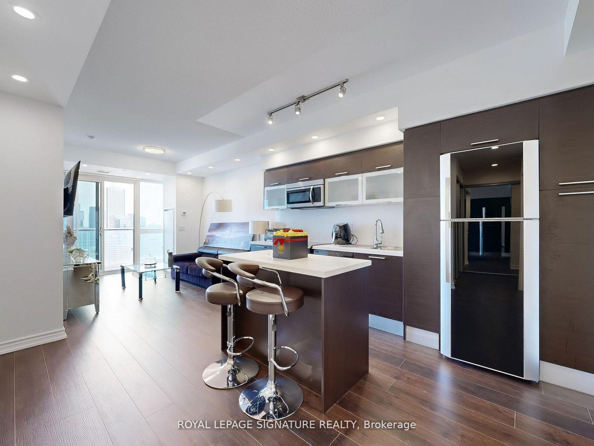 Photo 10 of Unit 4508, 386 Yonge Street, Toronto, Bay Street Corridor — HOMEH