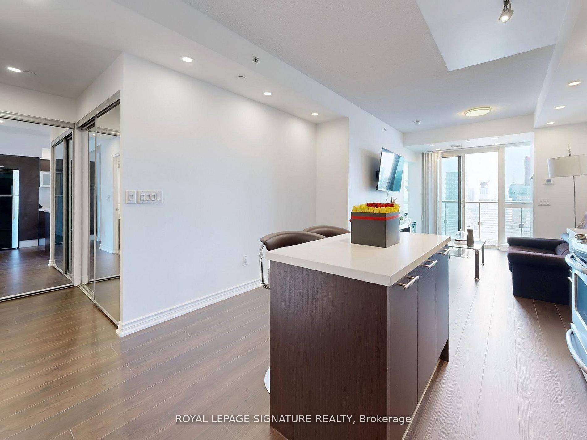 Photo 16 of Unit 4508, 386 Yonge Street, Toronto, Bay Street Corridor — HOMEH