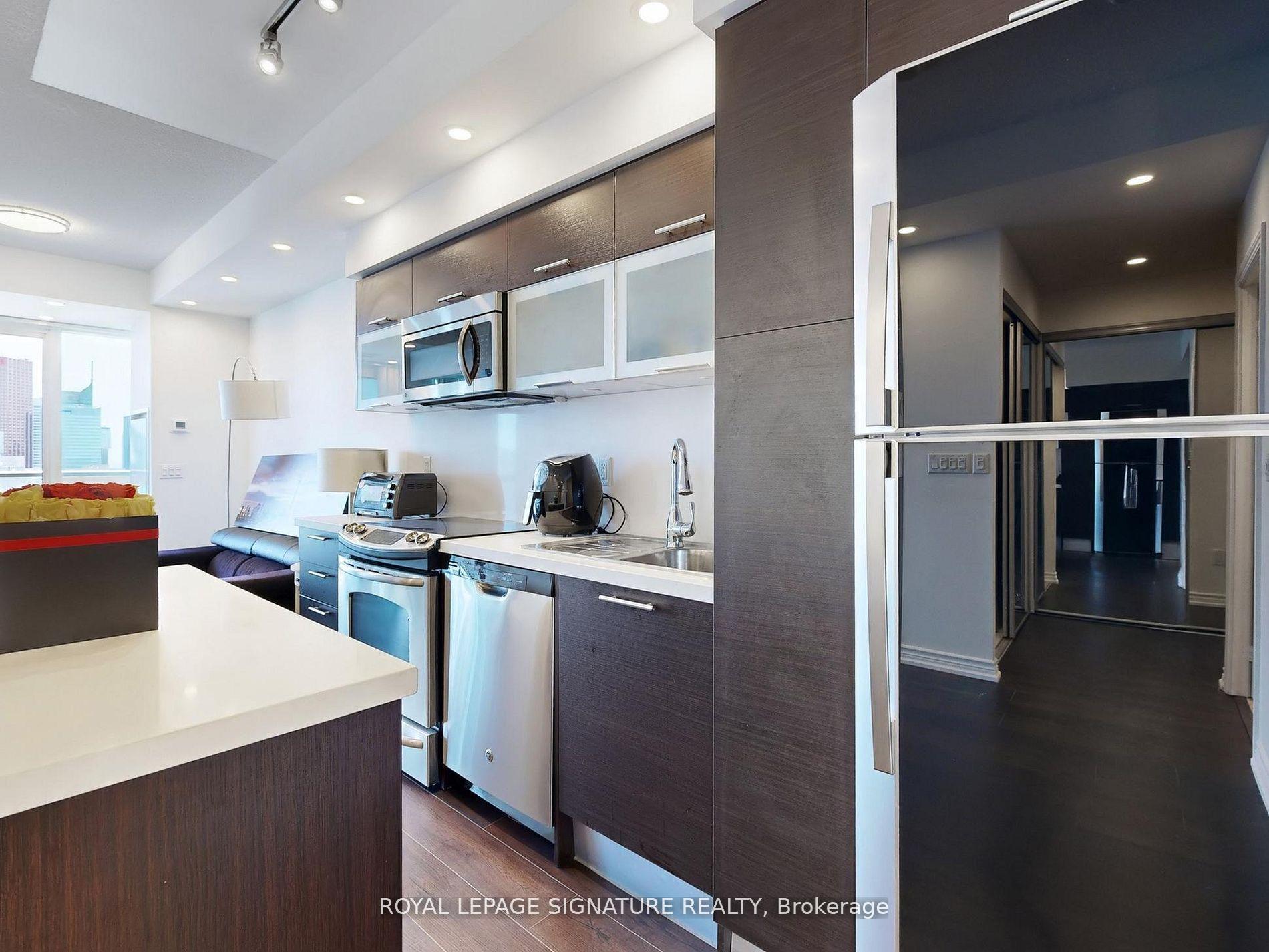 Photo 17 of Unit 4508, 386 Yonge Street, Toronto, Bay Street Corridor — HOMEH