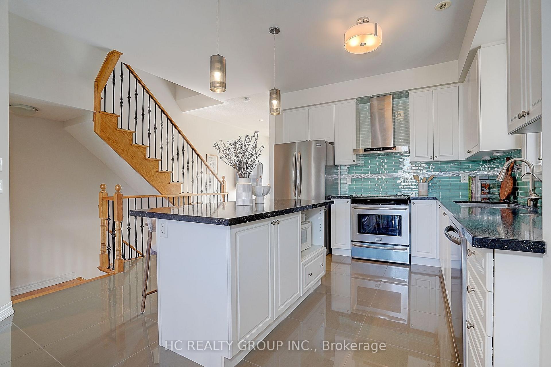 Photo 10 of 22 Toulouse Court, Markham, Cornell — HOMEH